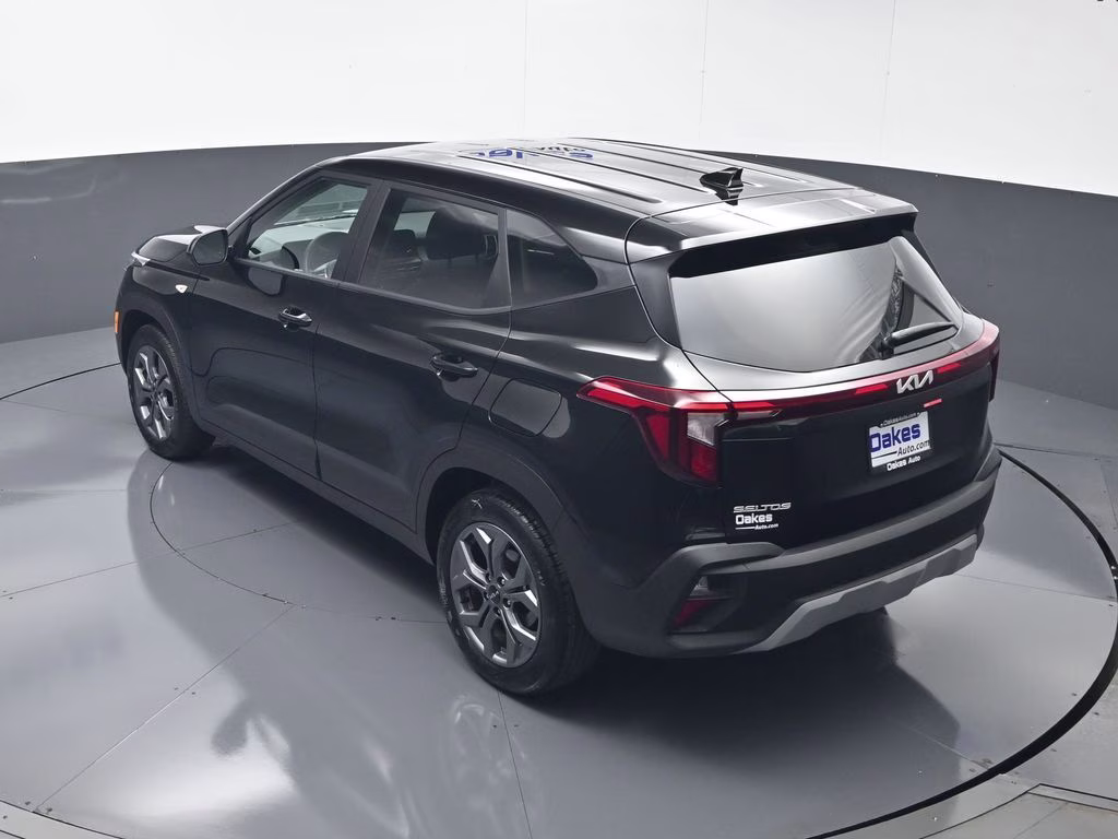 2026 Fusion Black Kia Seltos LX FWD SUV