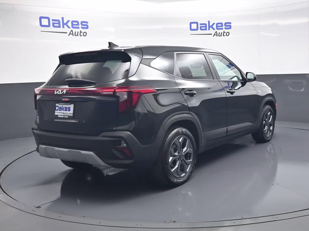 2026 Fusion Black Kia Seltos LX FWD SUV