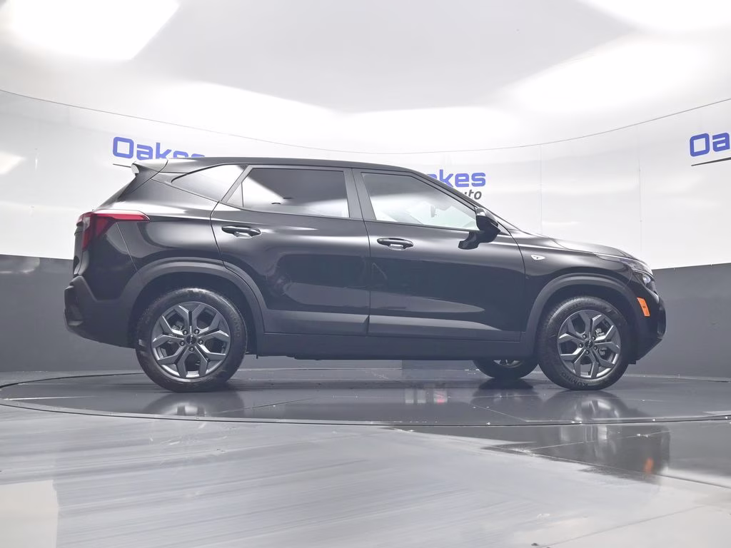 2026 Fusion Black Kia Seltos LX FWD SUV