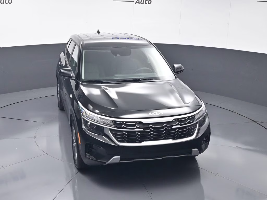 2026 Fusion Black Kia Seltos LX FWD SUV