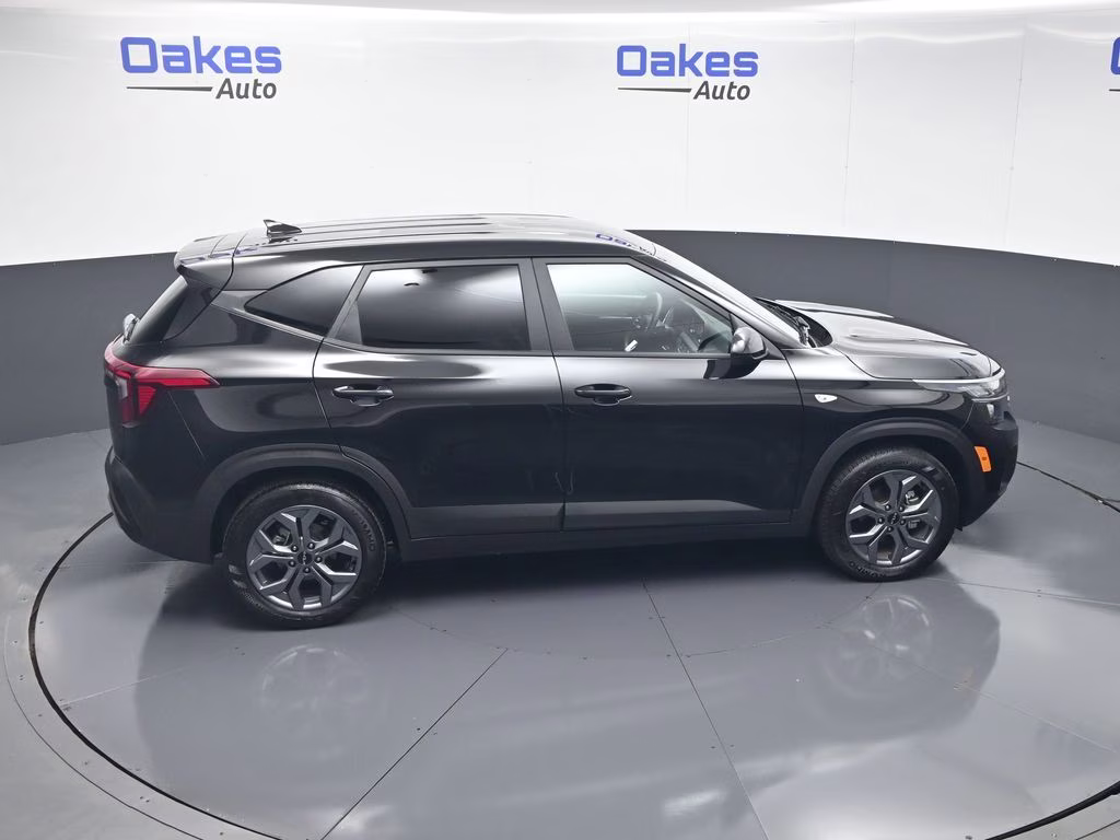 2026 Fusion Black Kia Seltos LX FWD SUV