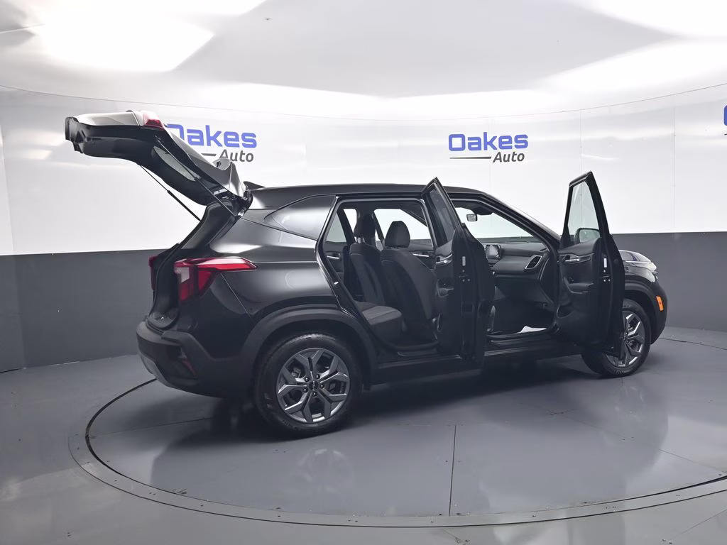 2026 Fusion Black Kia Seltos LX FWD SUV