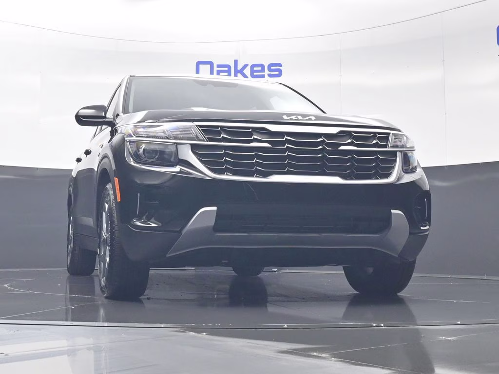 2026 Fusion Black Kia Seltos LX FWD SUV