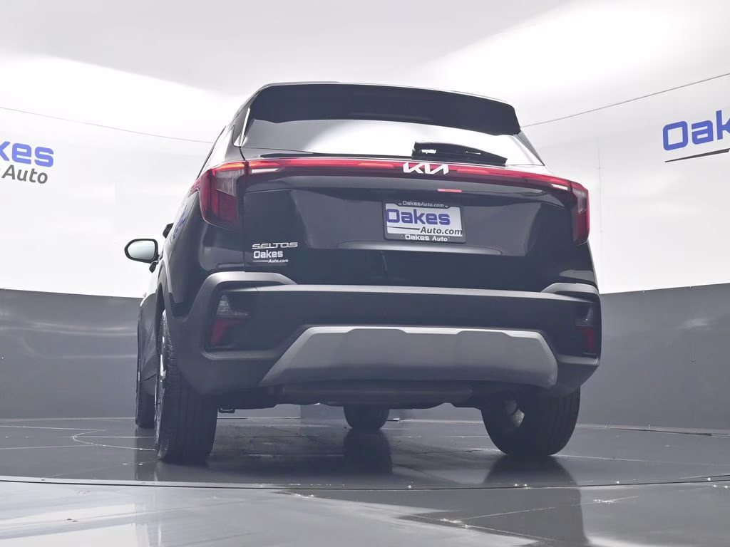 2026 Fusion Black Kia Seltos LX FWD SUV