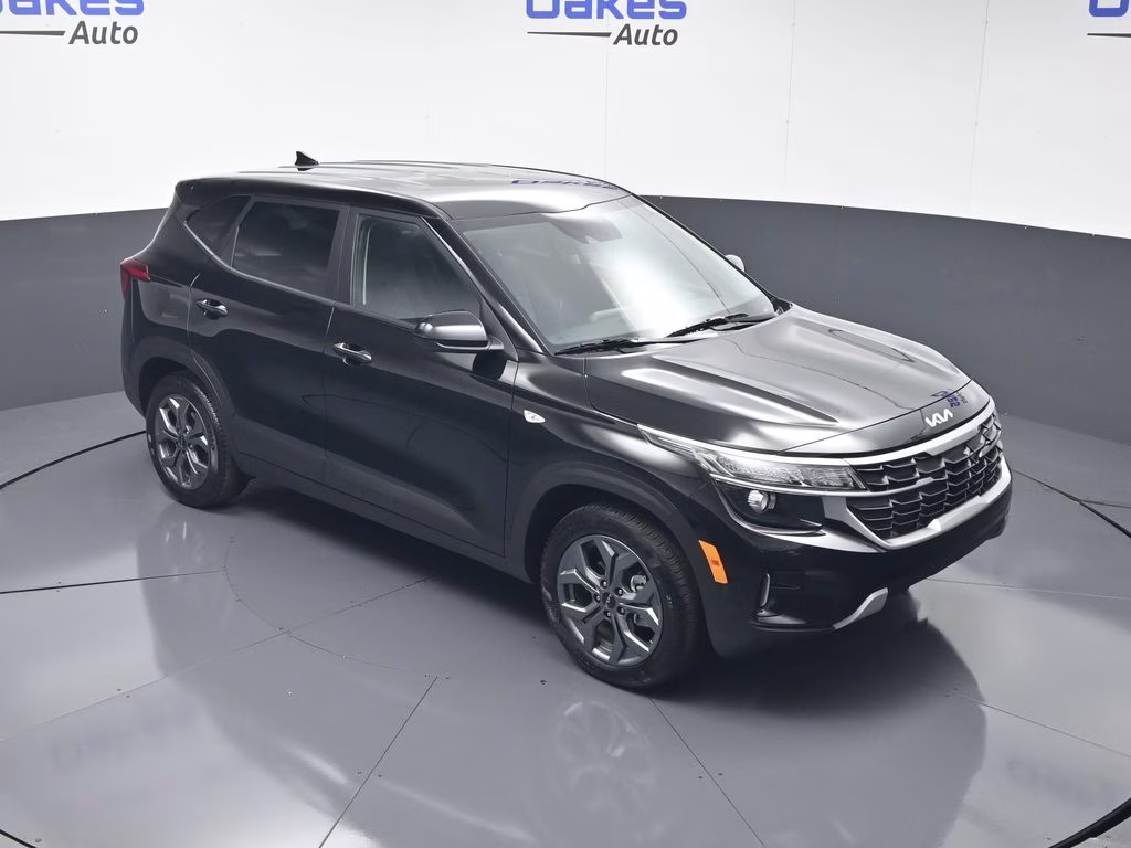 2026 Fusion Black Kia Seltos LX FWD SUV