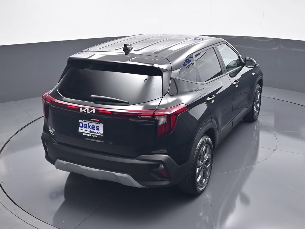 2026 Fusion Black Kia Seltos LX FWD SUV