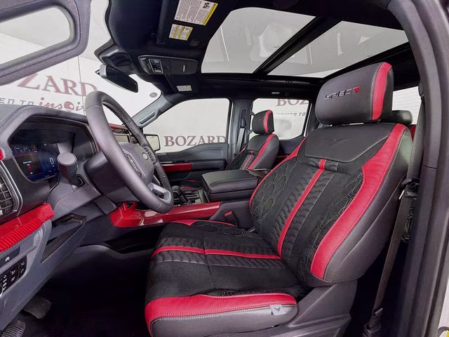 2025 Oxford White Ford F-150 Lariat 4X4 Truck