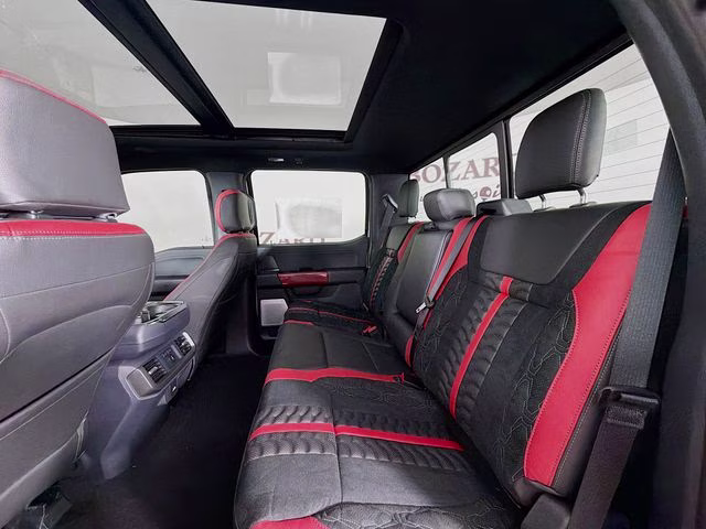 2025 Oxford White Ford F-150 Lariat 4X4 Truck