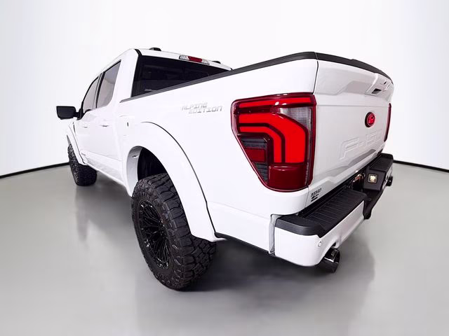 2025 Oxford White Ford F-150 Lariat 4X4 Truck