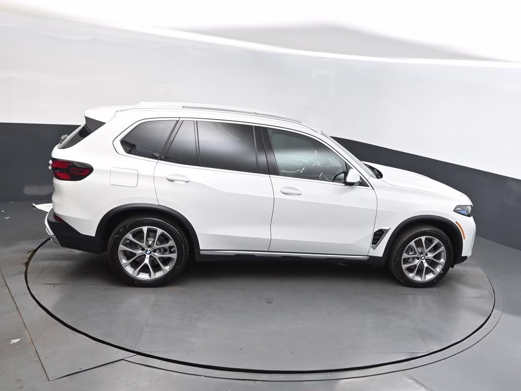 2026 Alpine White BMW X5 sDrive40i RWD SUV