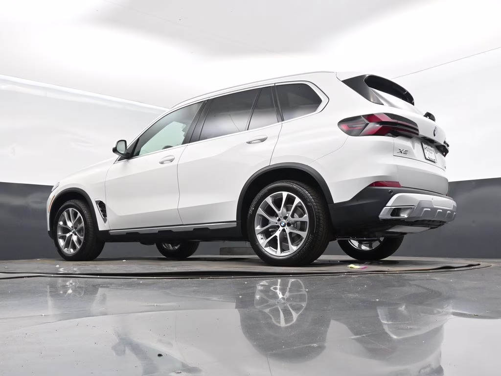 2026 Alpine White BMW X5 sDrive40i RWD SUV