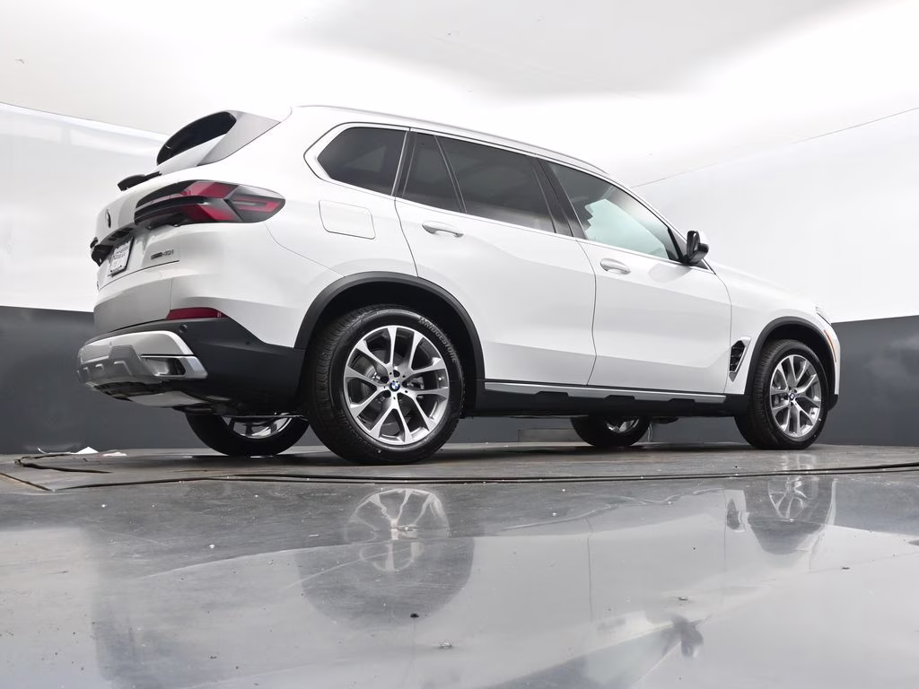 2026 Alpine White BMW X5 sDrive40i RWD SUV