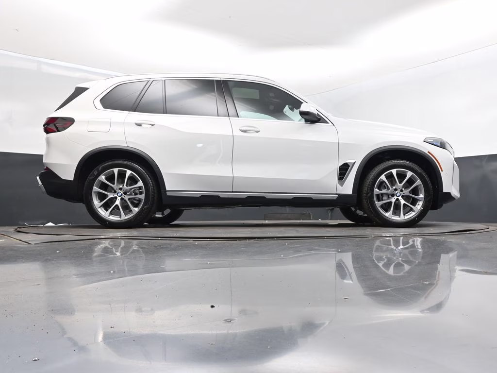 2026 Alpine White BMW X5 sDrive40i RWD SUV