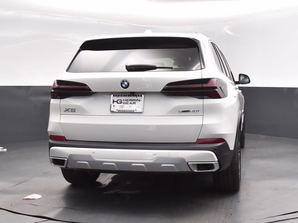 2026 Alpine White BMW X5 sDrive40i RWD SUV