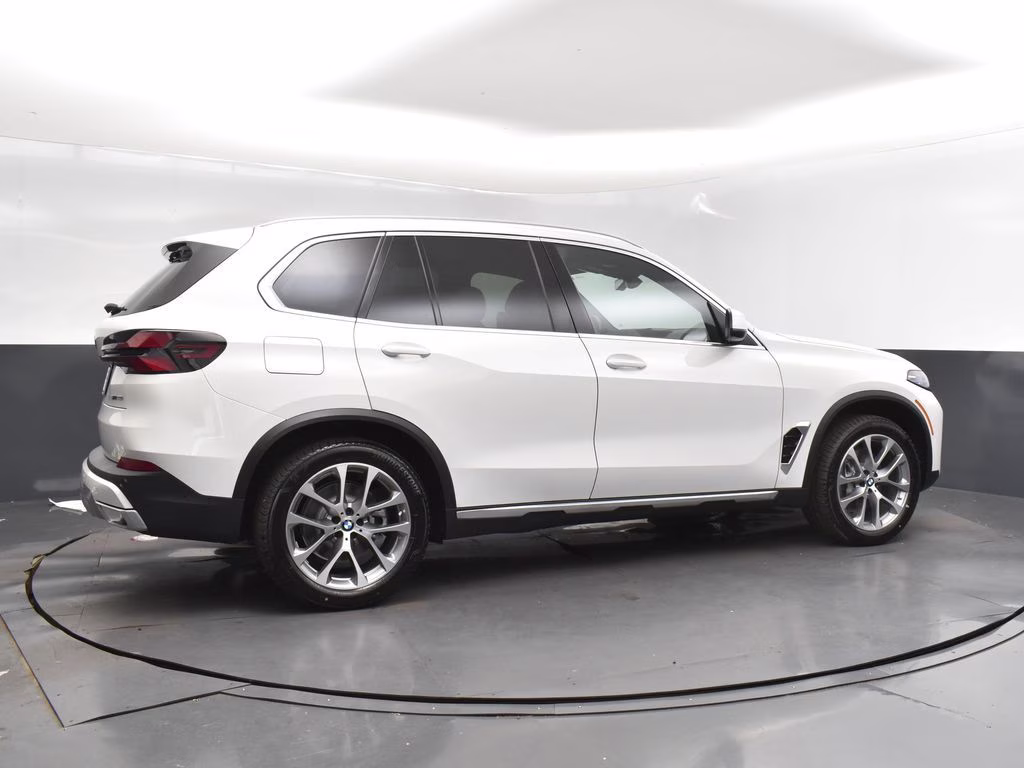 2026 Alpine White BMW X5 sDrive40i RWD SUV