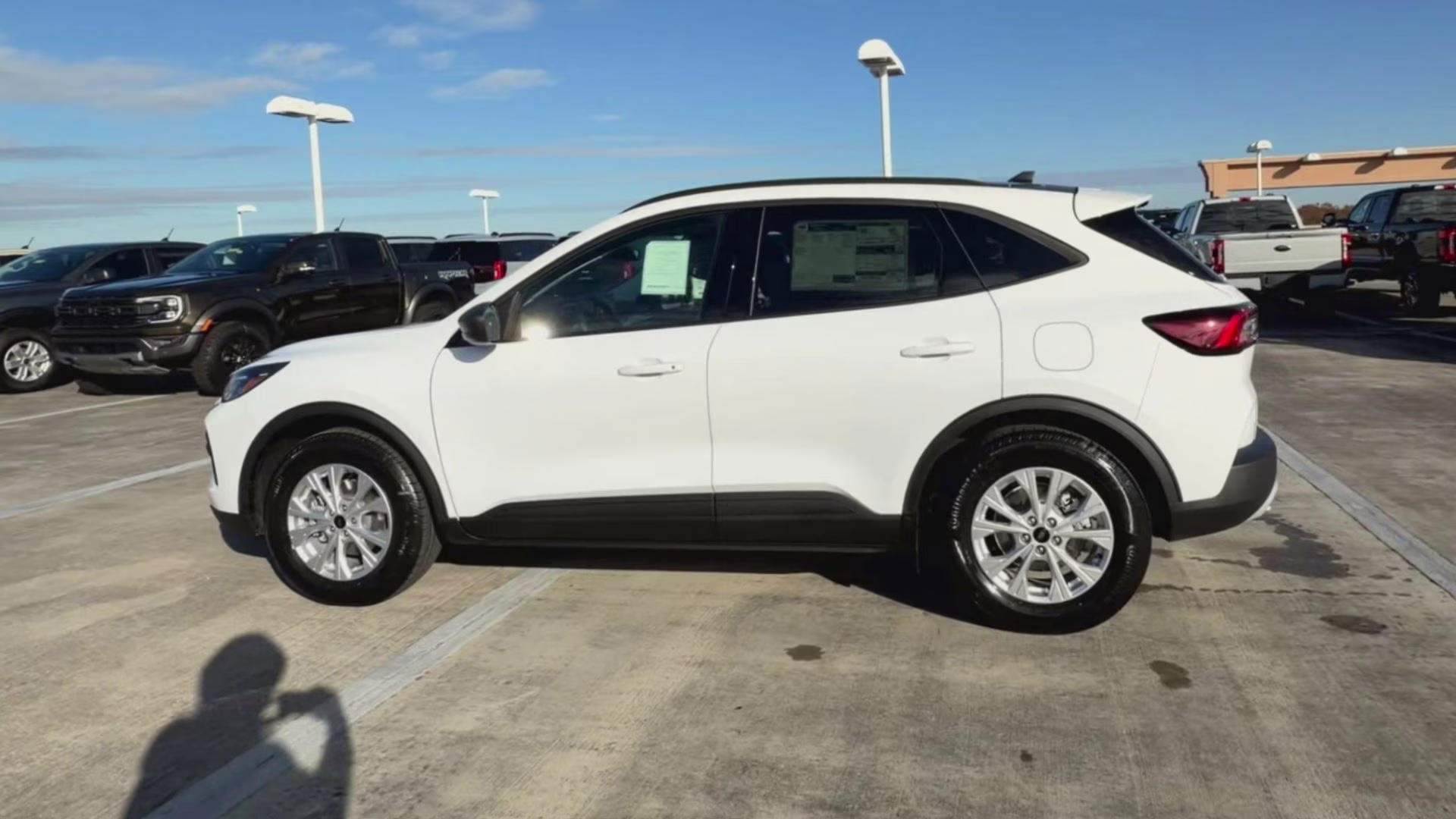 2026 Oxford White Ford Escape Active FWD SUV