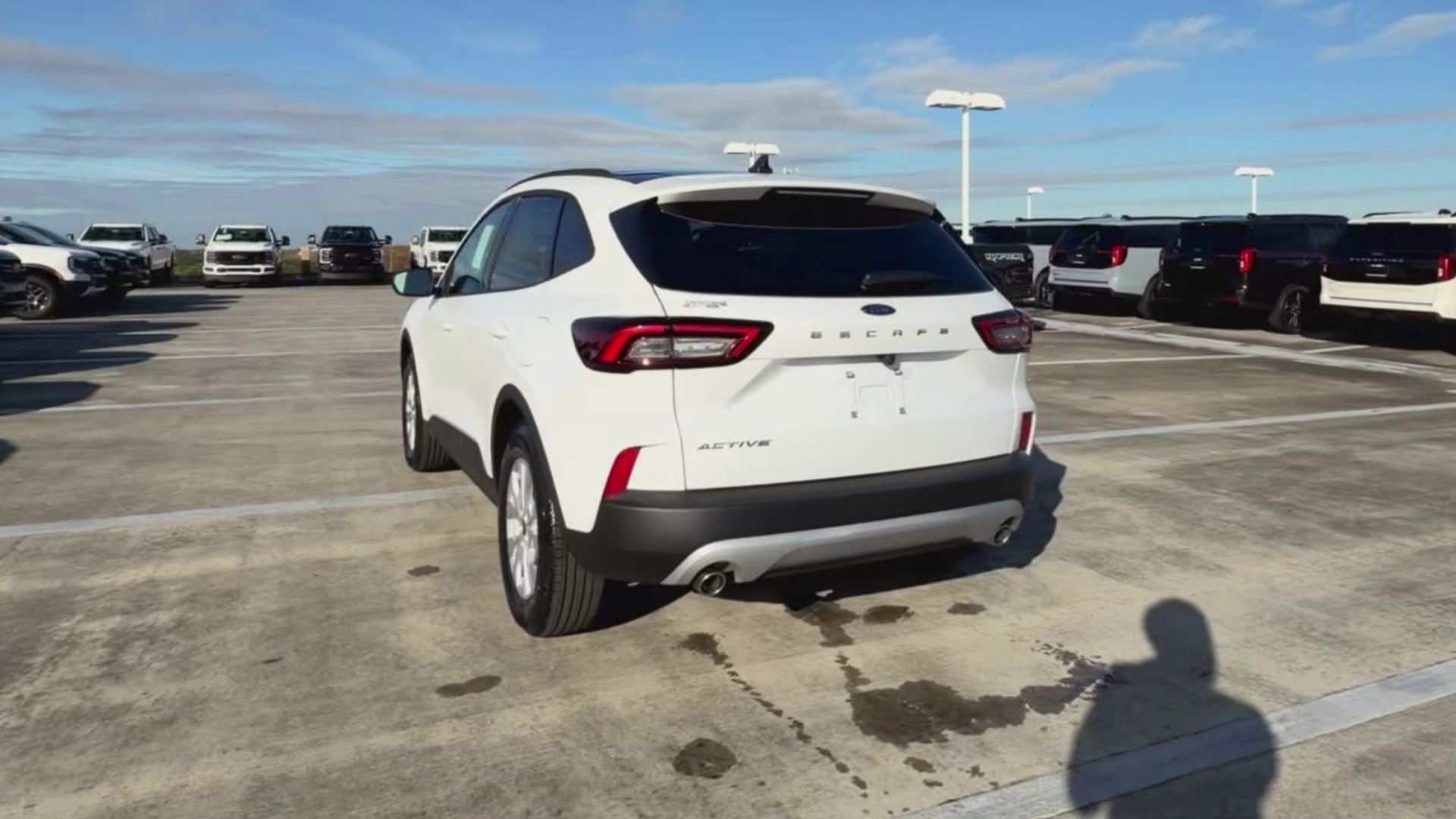 2026 Oxford White Ford Escape Active FWD SUV