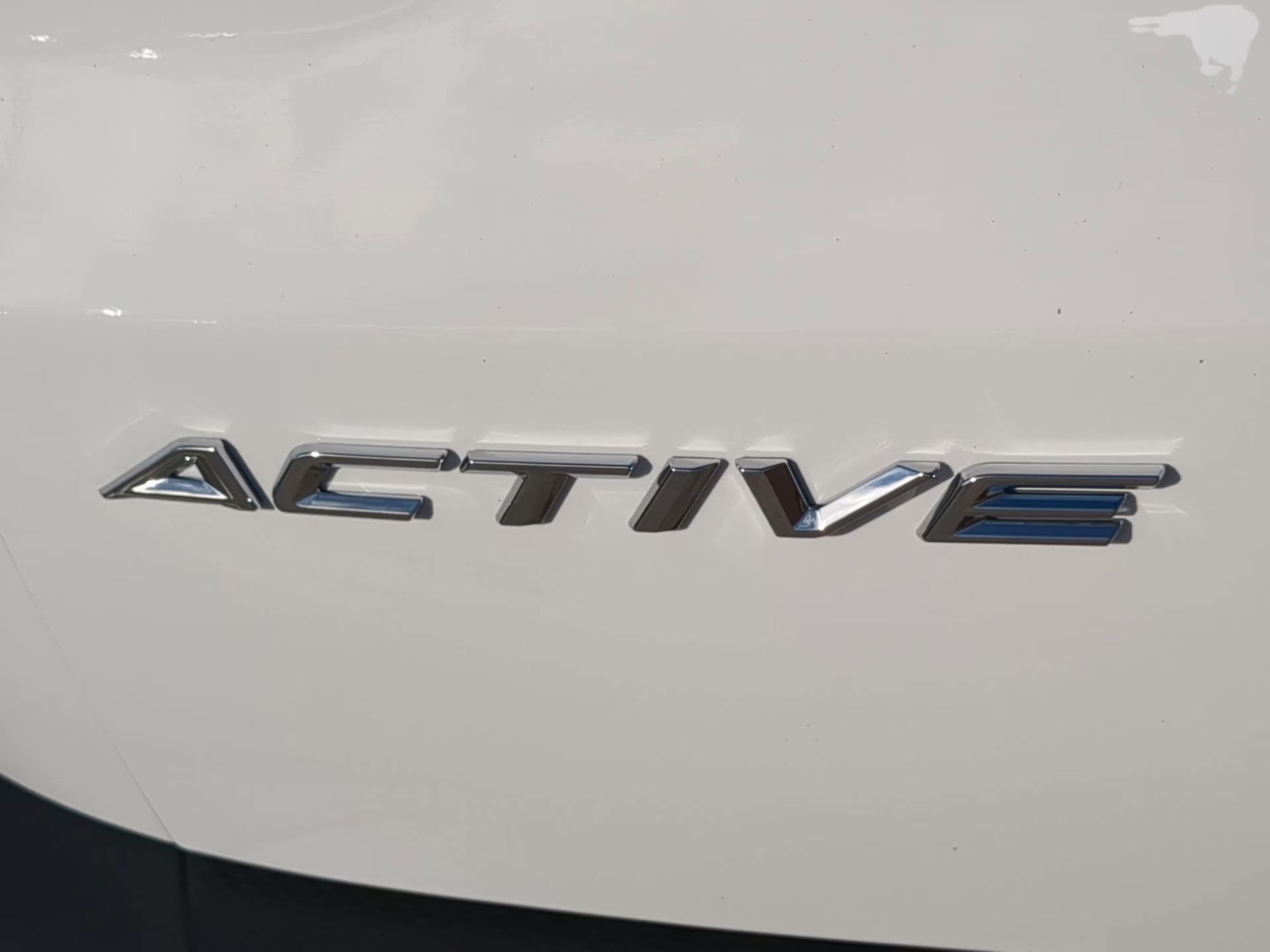 2026 Oxford White Ford Escape Active FWD SUV