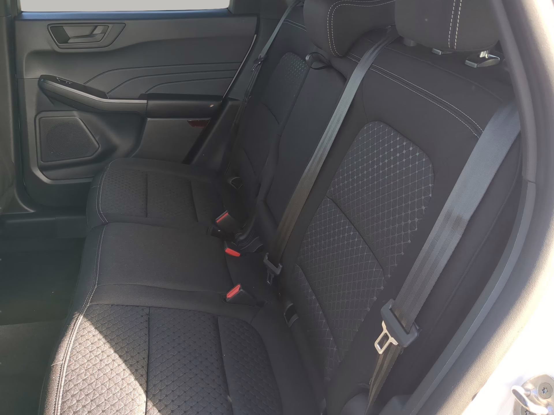 2026 Oxford White Ford Escape Active FWD SUV