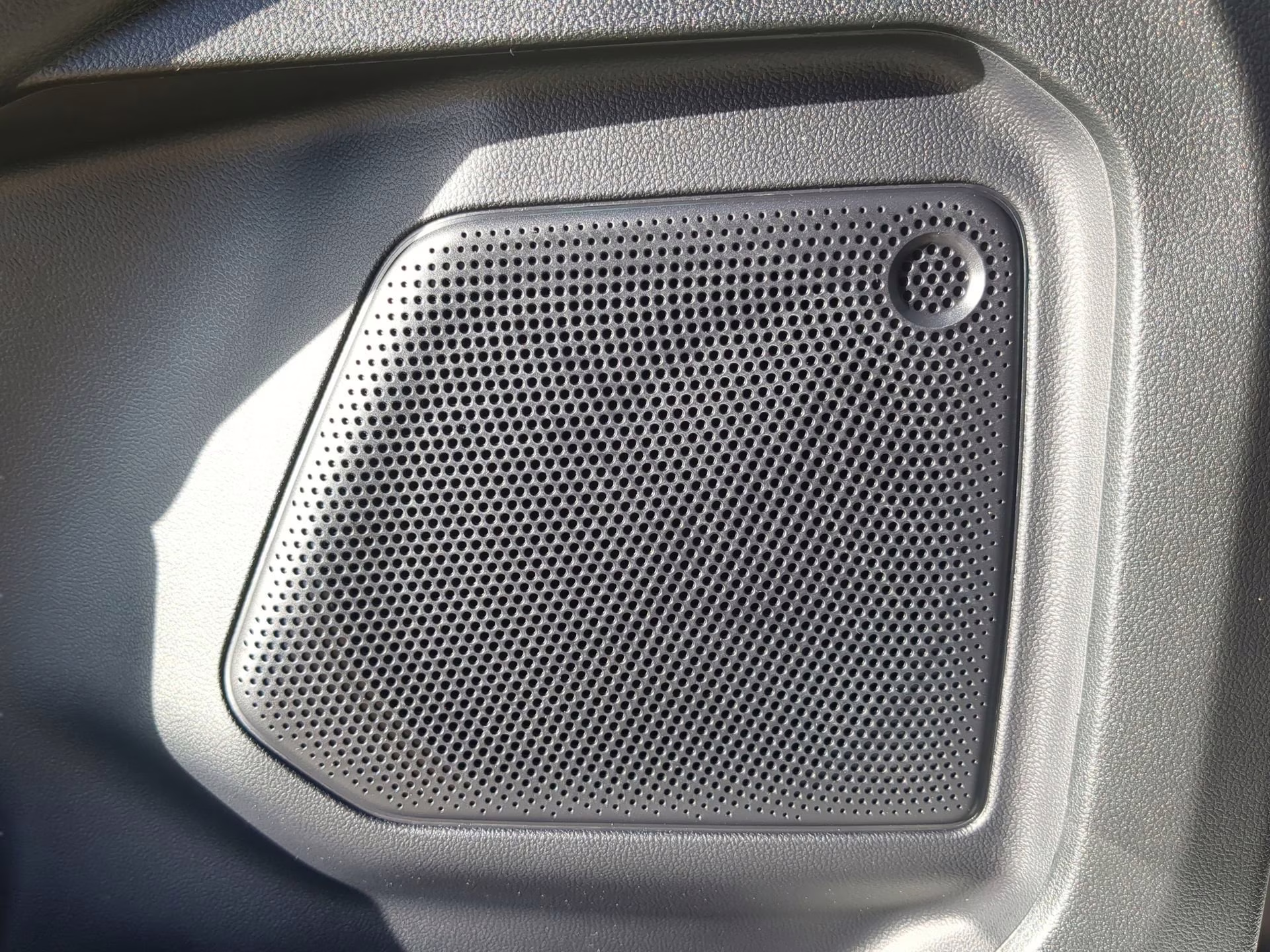 2026 Oxford White Ford Escape Active FWD SUV