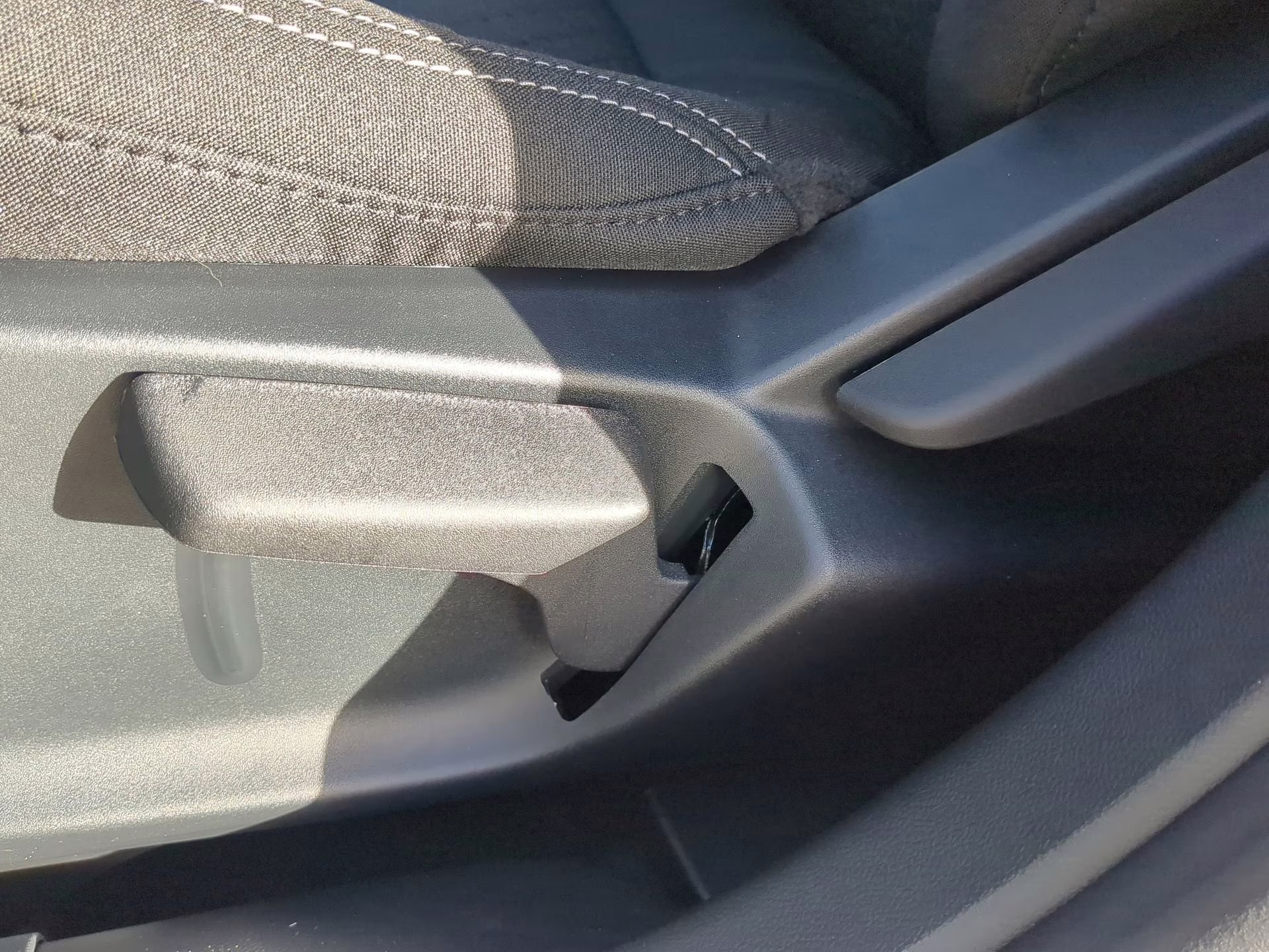 2026 Oxford White Ford Escape Active FWD SUV