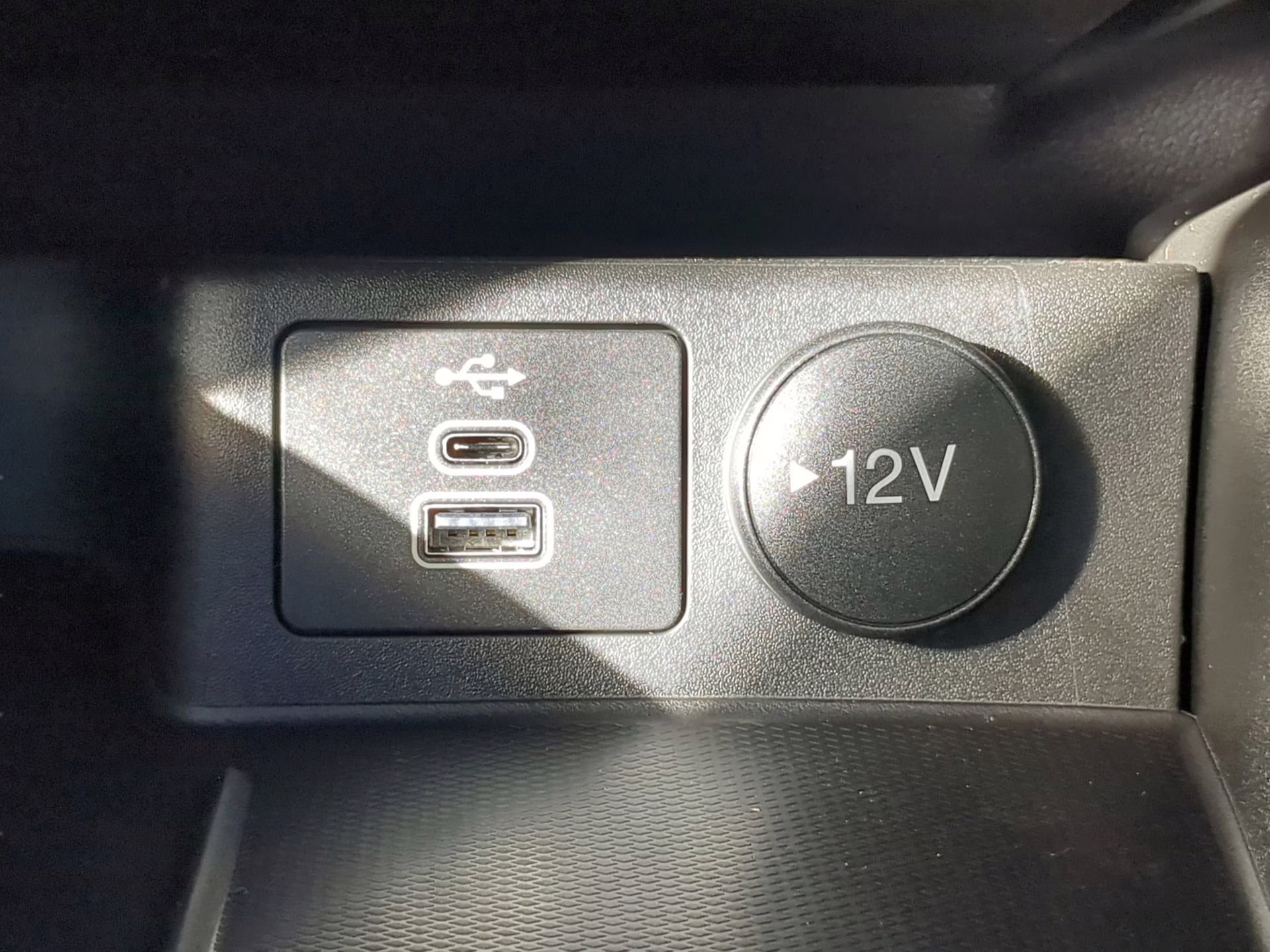 2026 Oxford White Ford Escape Active FWD SUV