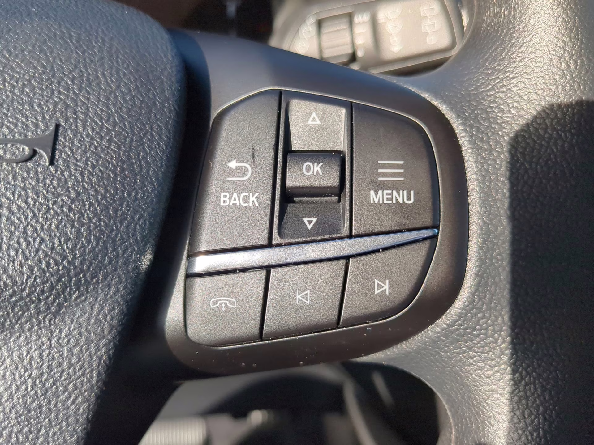 2026 Oxford White Ford Escape Active FWD SUV