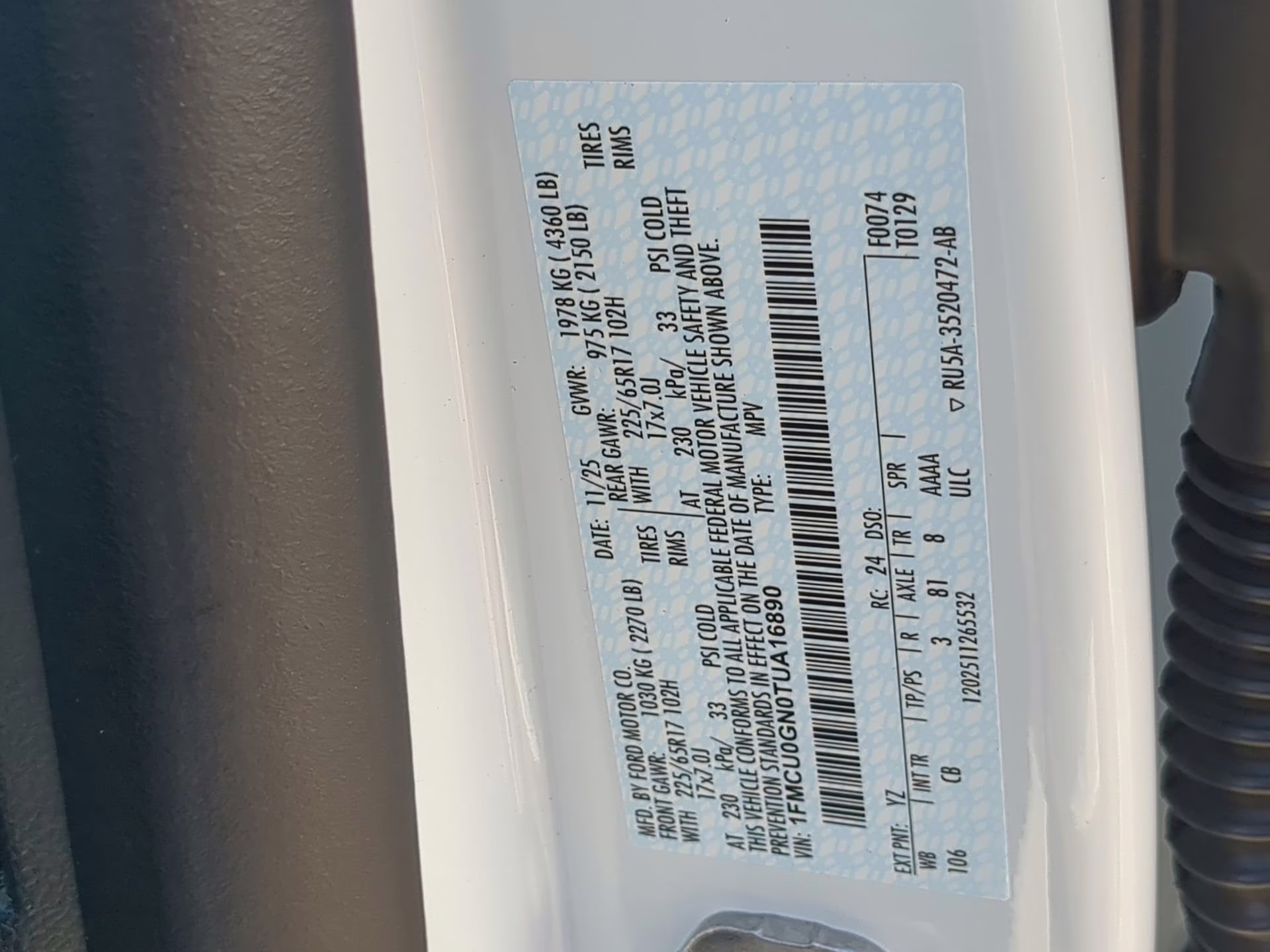 2026 Oxford White Ford Escape Active FWD SUV