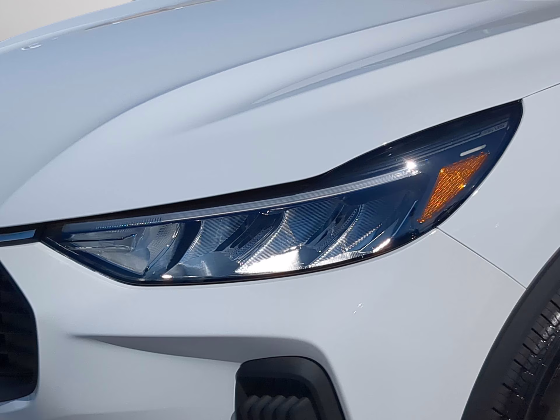 2026 Oxford White Ford Escape Active FWD SUV