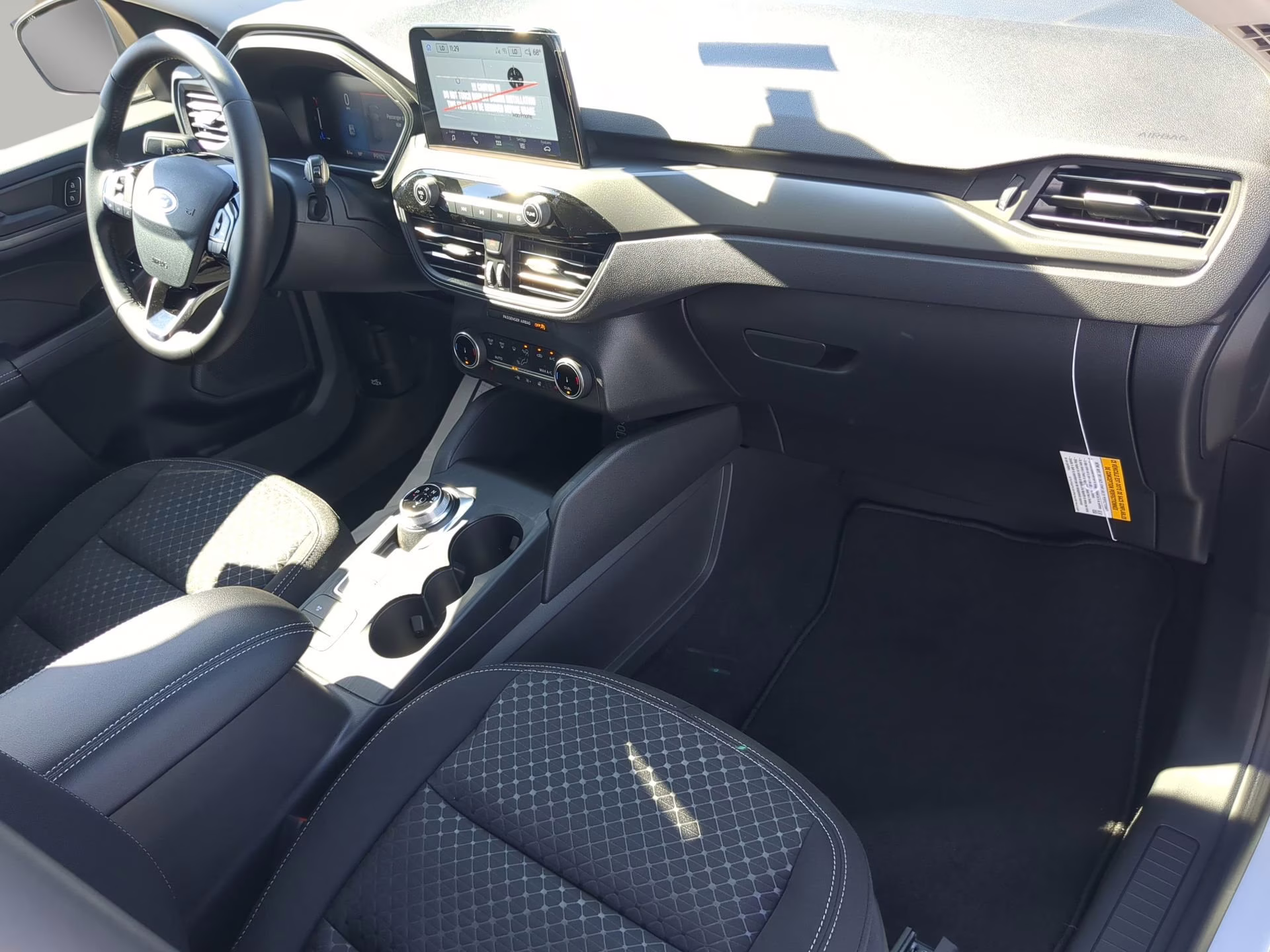 2026 Oxford White Ford Escape Active FWD SUV