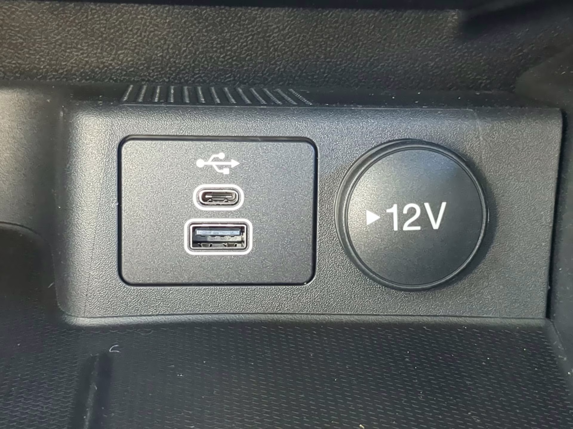 2026 Oxford White Ford Escape Active FWD SUV