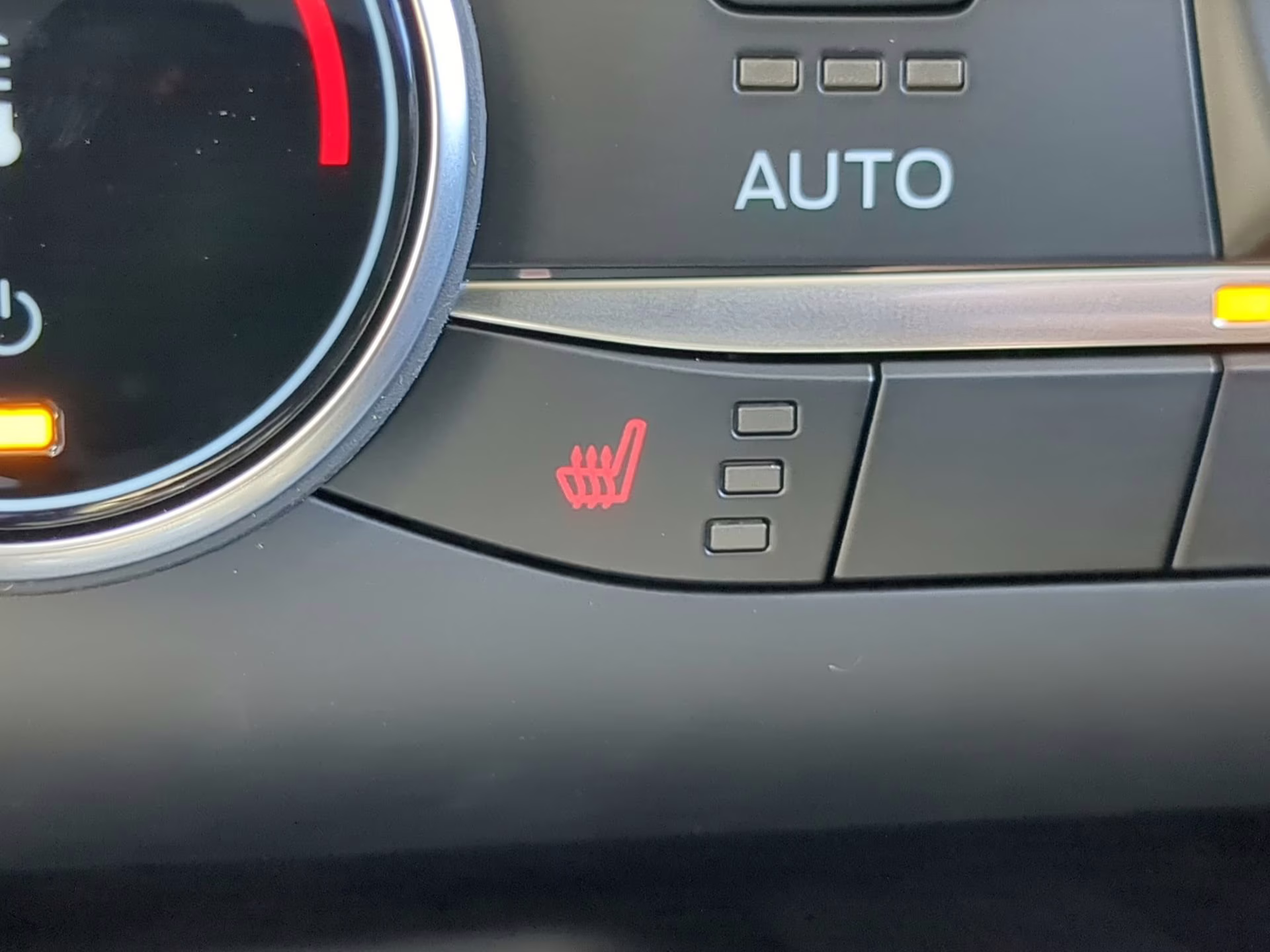 2026 Oxford White Ford Escape Active FWD SUV