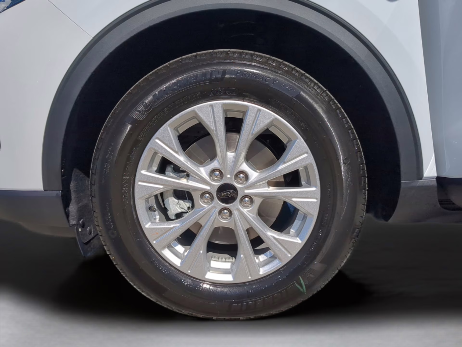 2026 Oxford White Ford Escape Active FWD SUV