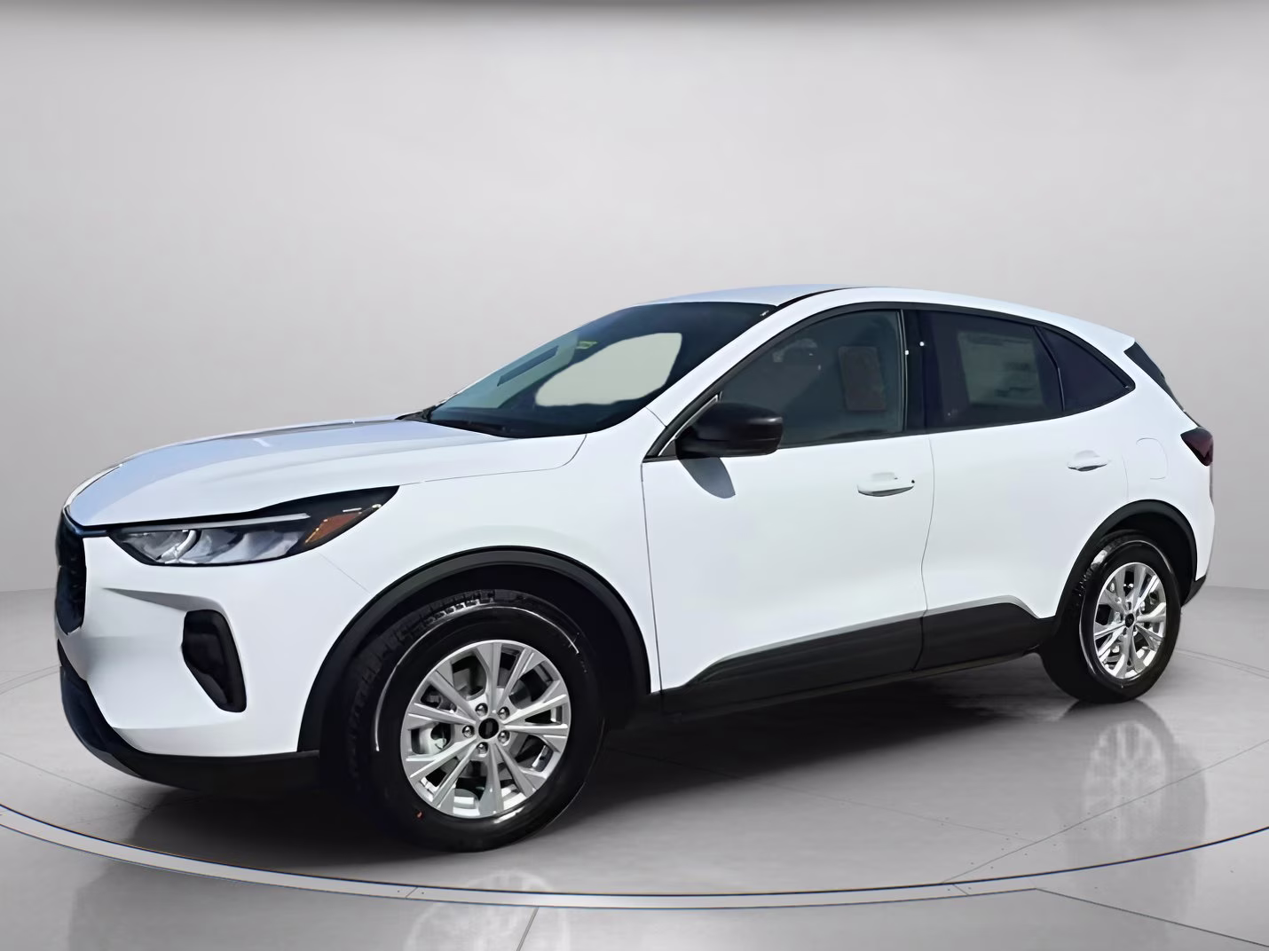 2026 Oxford White Ford Escape Active FWD SUV