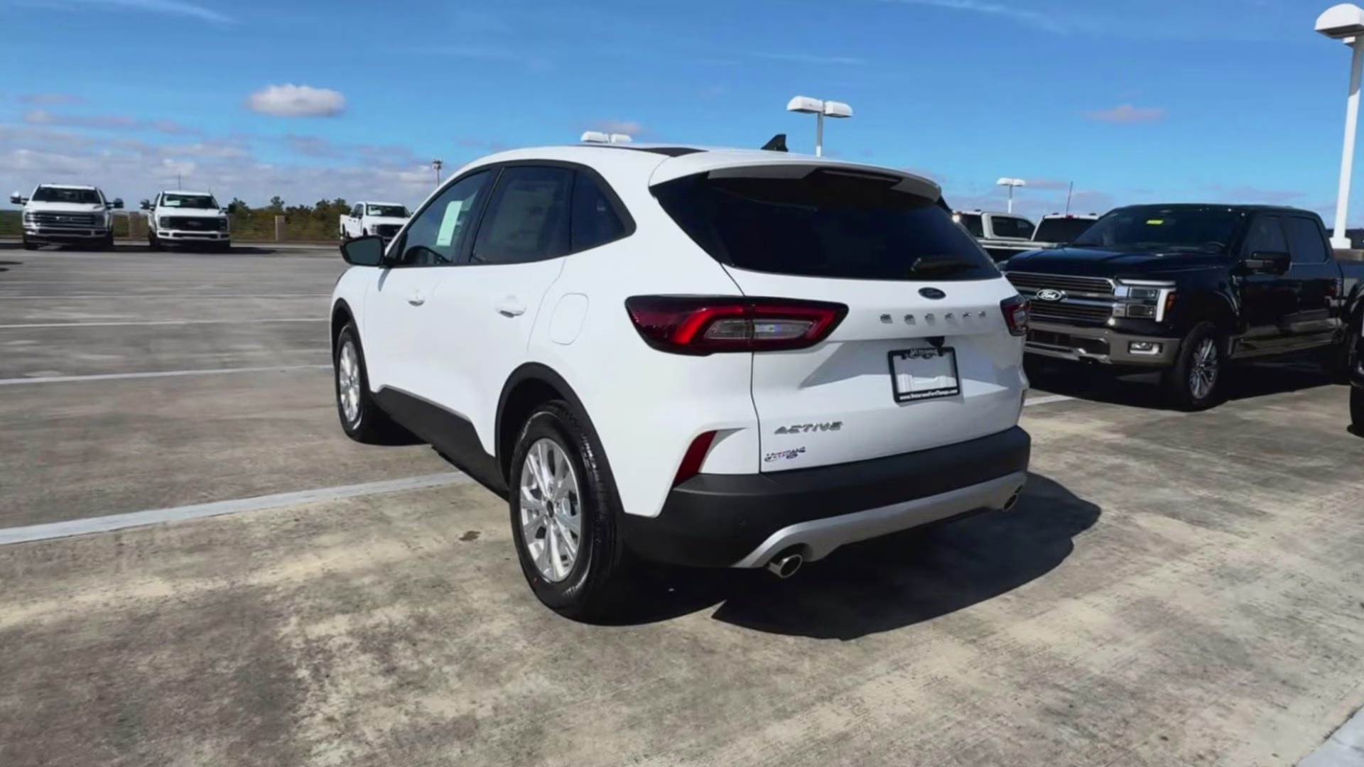 2026 Oxford White Ford Escape Active FWD SUV