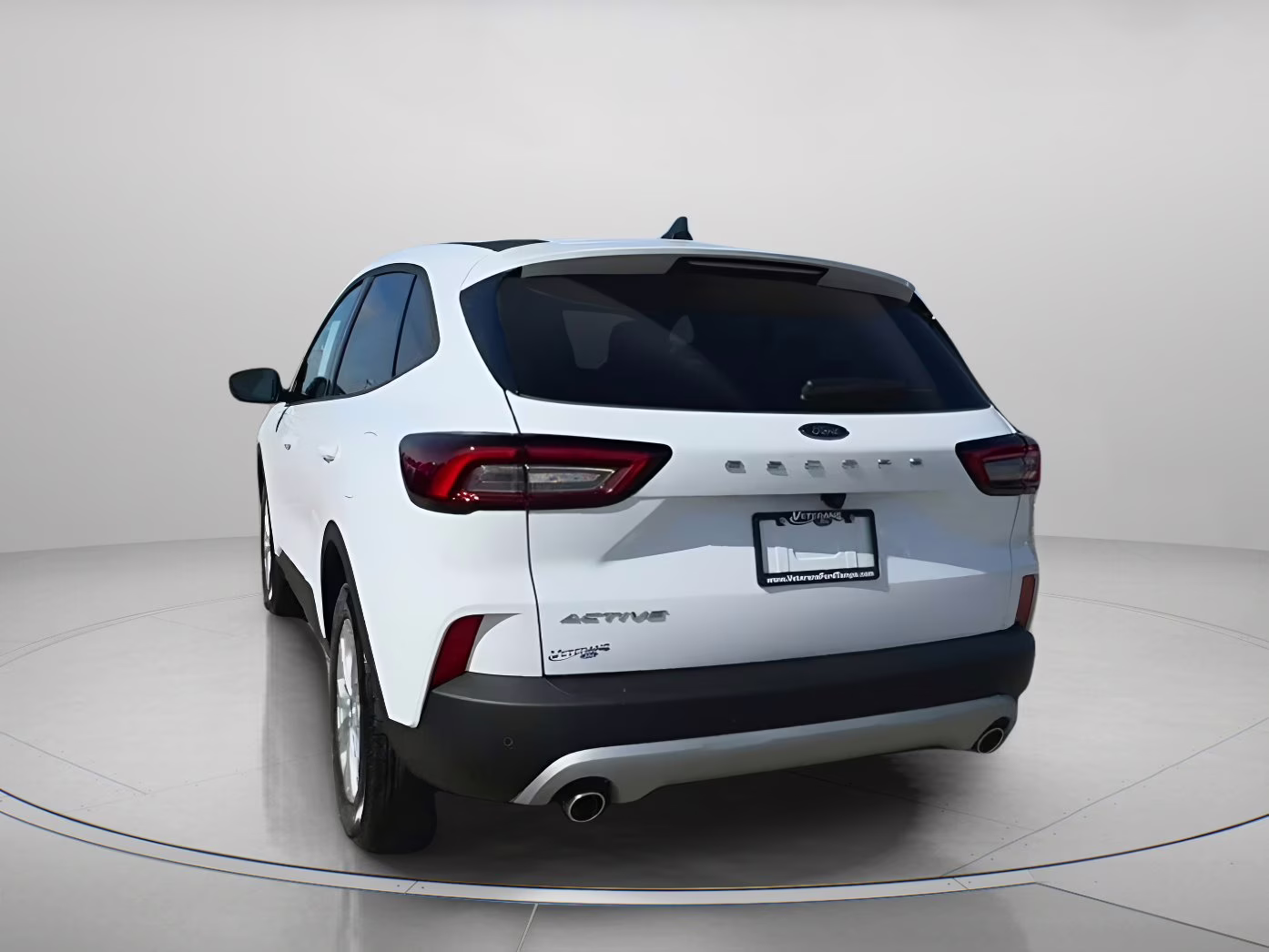 2026 Oxford White Ford Escape Active FWD SUV