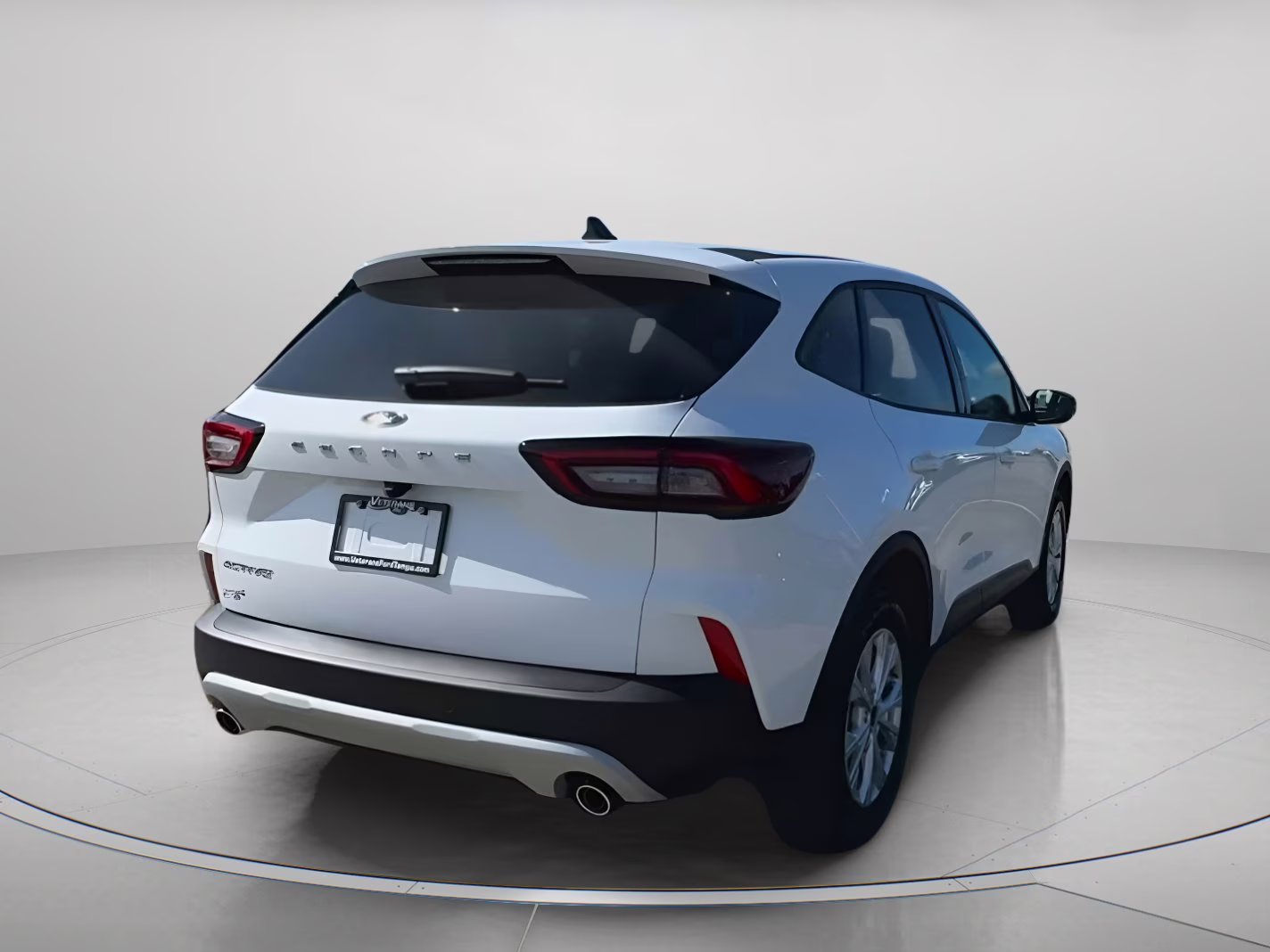 2026 Oxford White Ford Escape Active FWD SUV