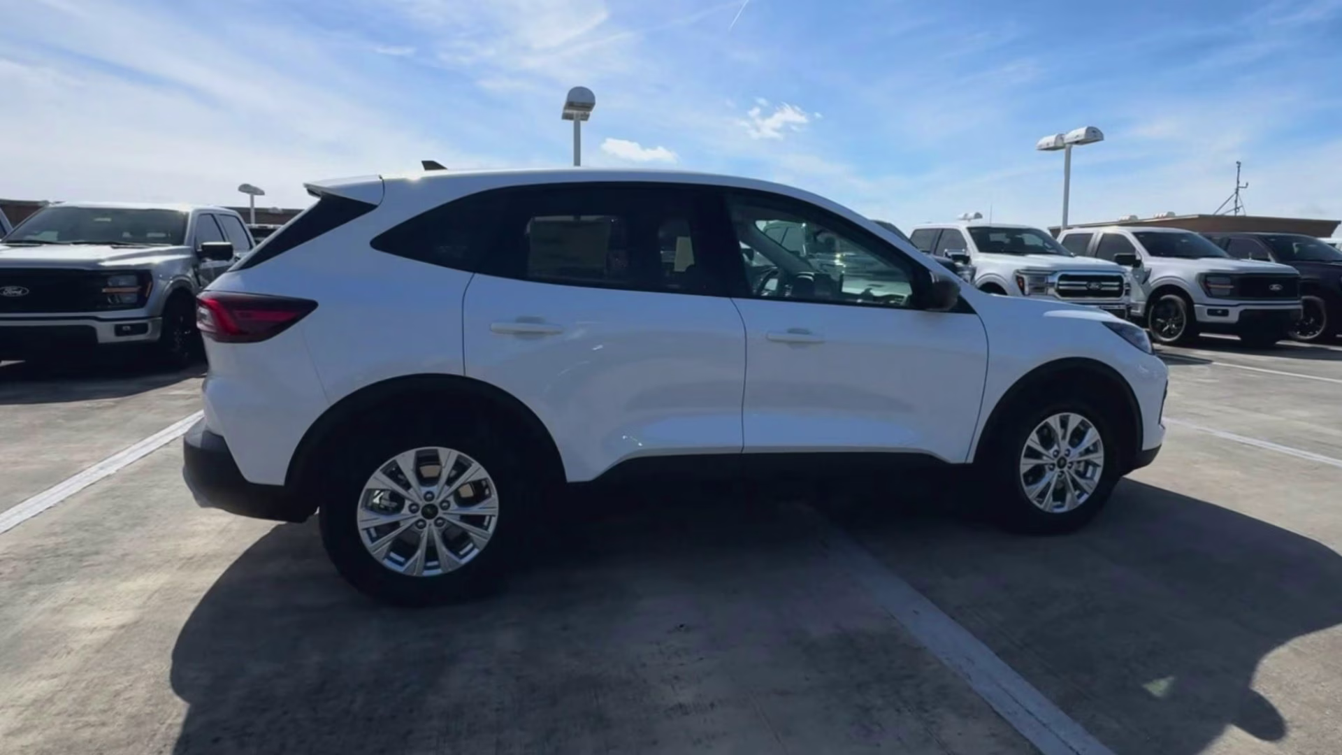 2026 Oxford White Ford Escape Active FWD SUV