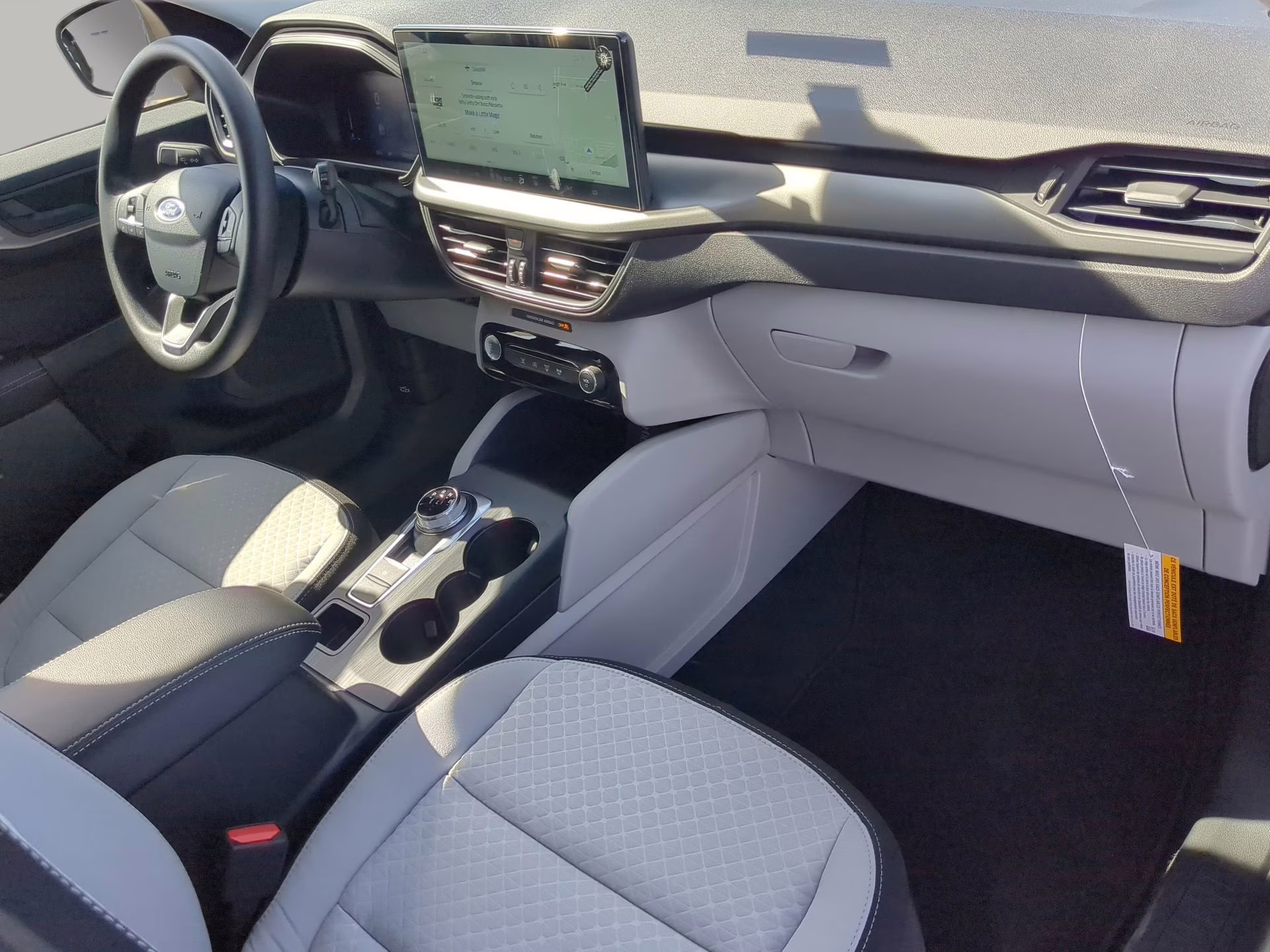 2026 Oxford White Ford Escape Active FWD SUV