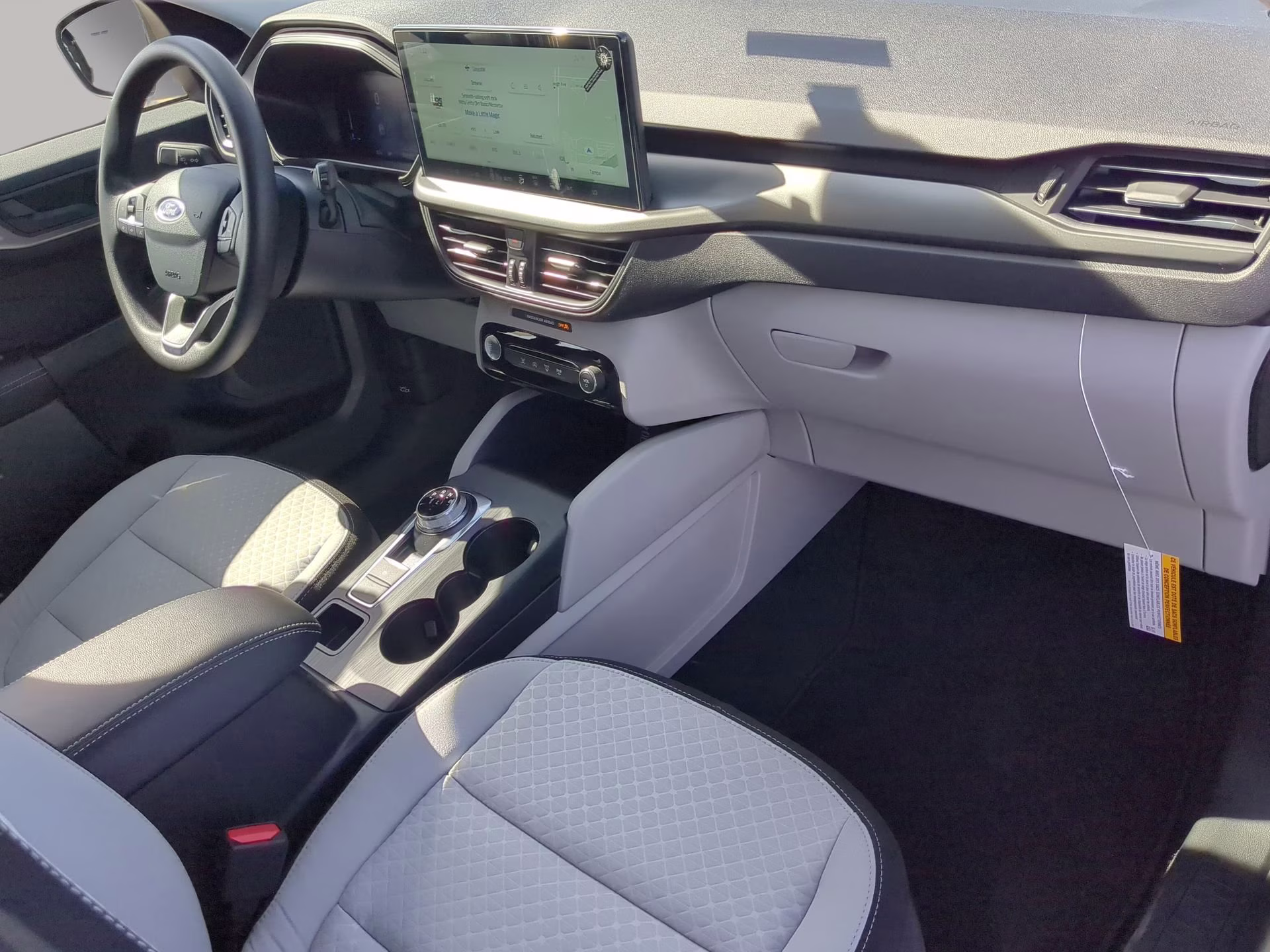 2026 Oxford White Ford Escape Active FWD SUV