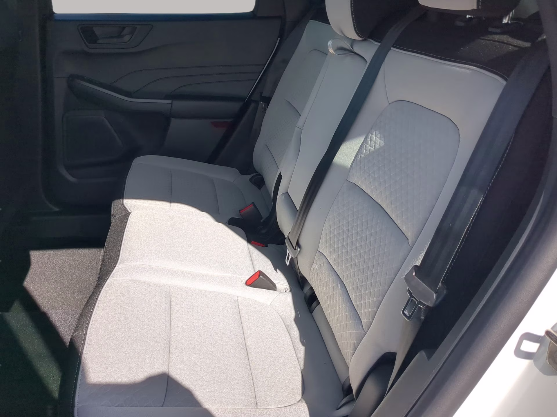2026 Oxford White Ford Escape Active FWD SUV