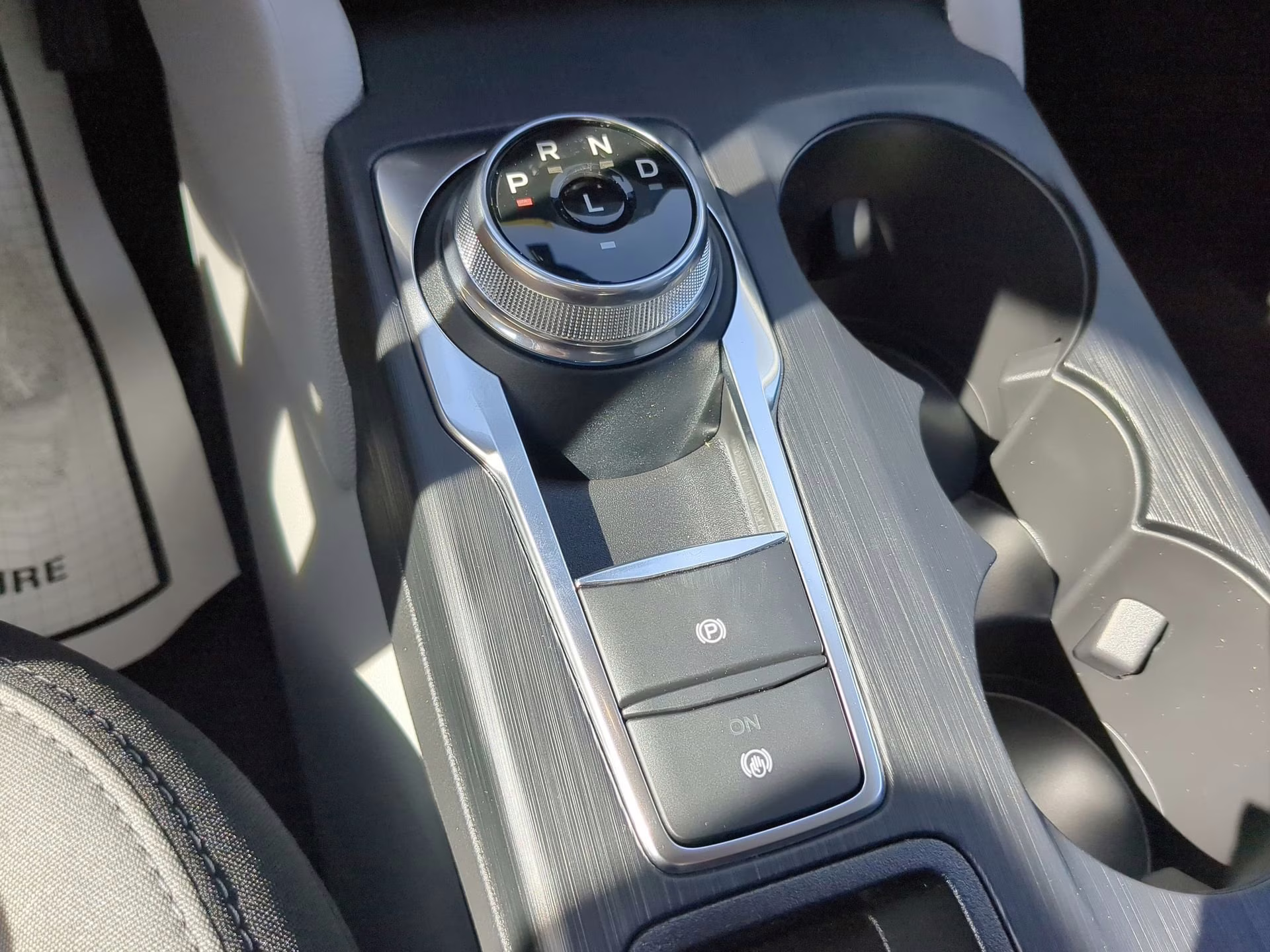 2026 Oxford White Ford Escape Active FWD SUV