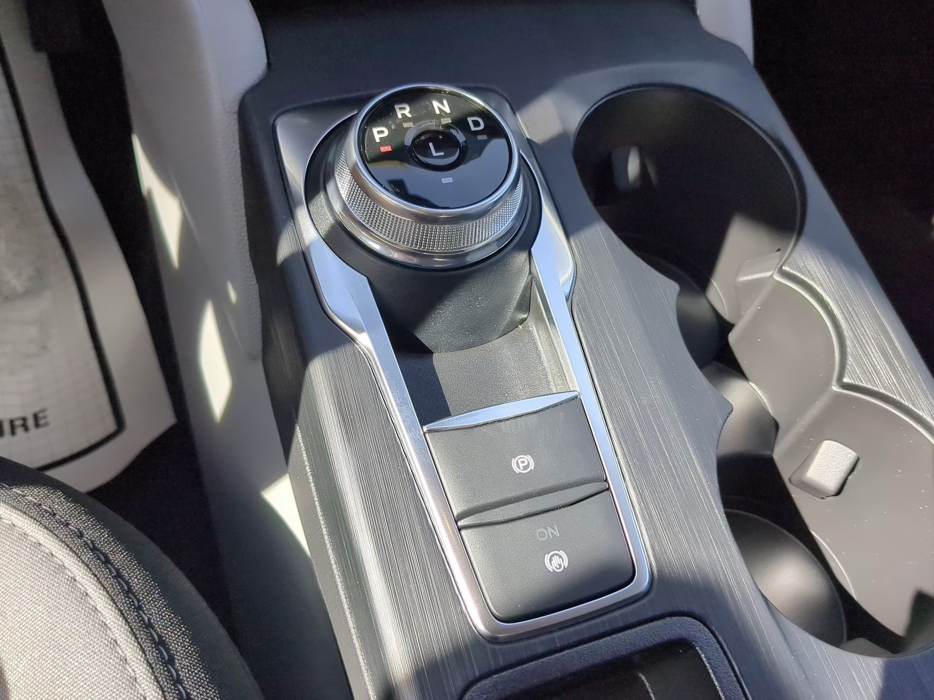 2026 Oxford White Ford Escape Active FWD SUV