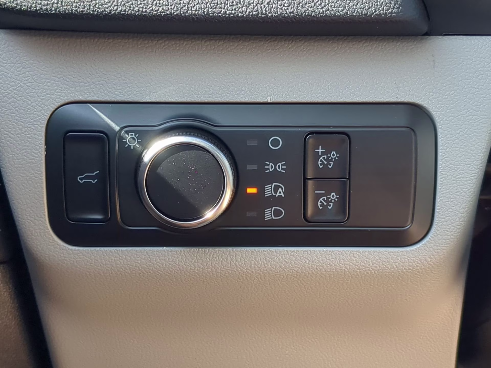 2026 Oxford White Ford Escape Active FWD SUV