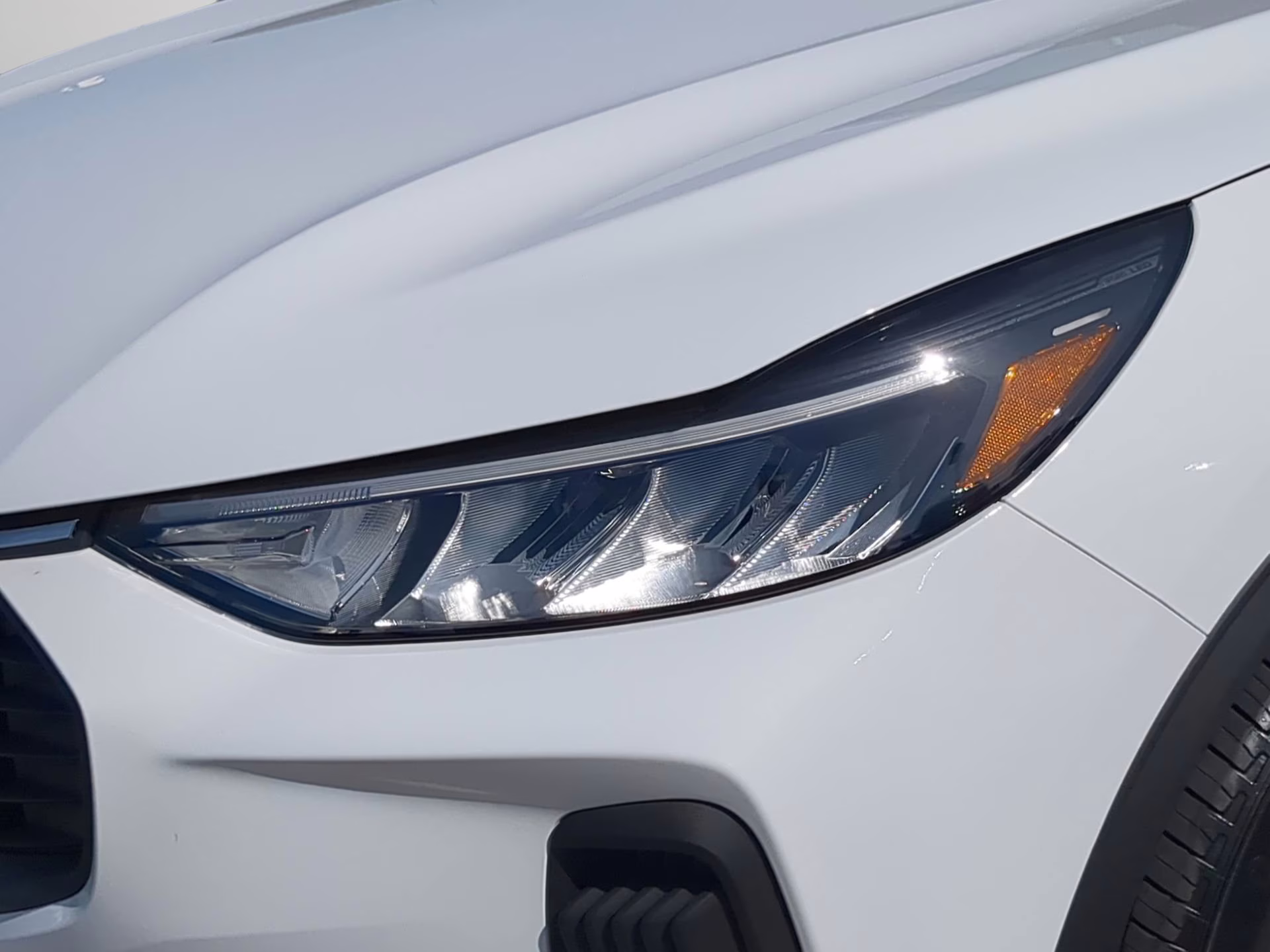 2026 Oxford White Ford Escape Active FWD SUV