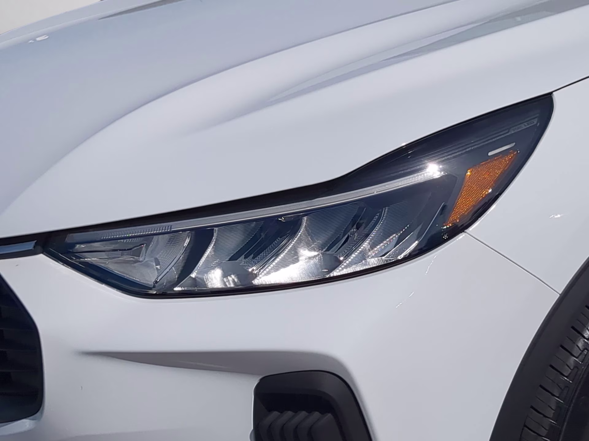 2026 Oxford White Ford Escape Active FWD SUV