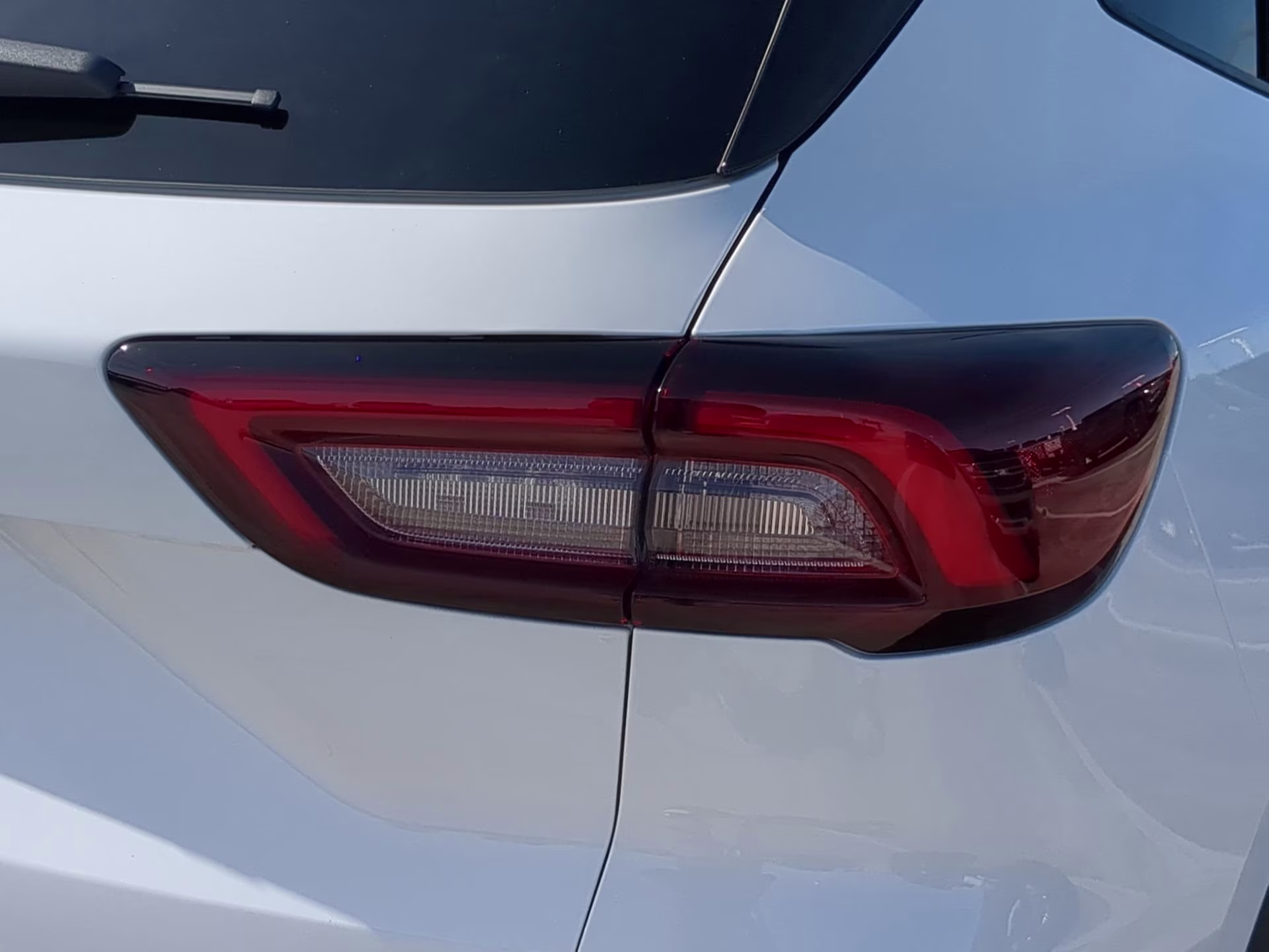 2026 Oxford White Ford Escape Active FWD SUV