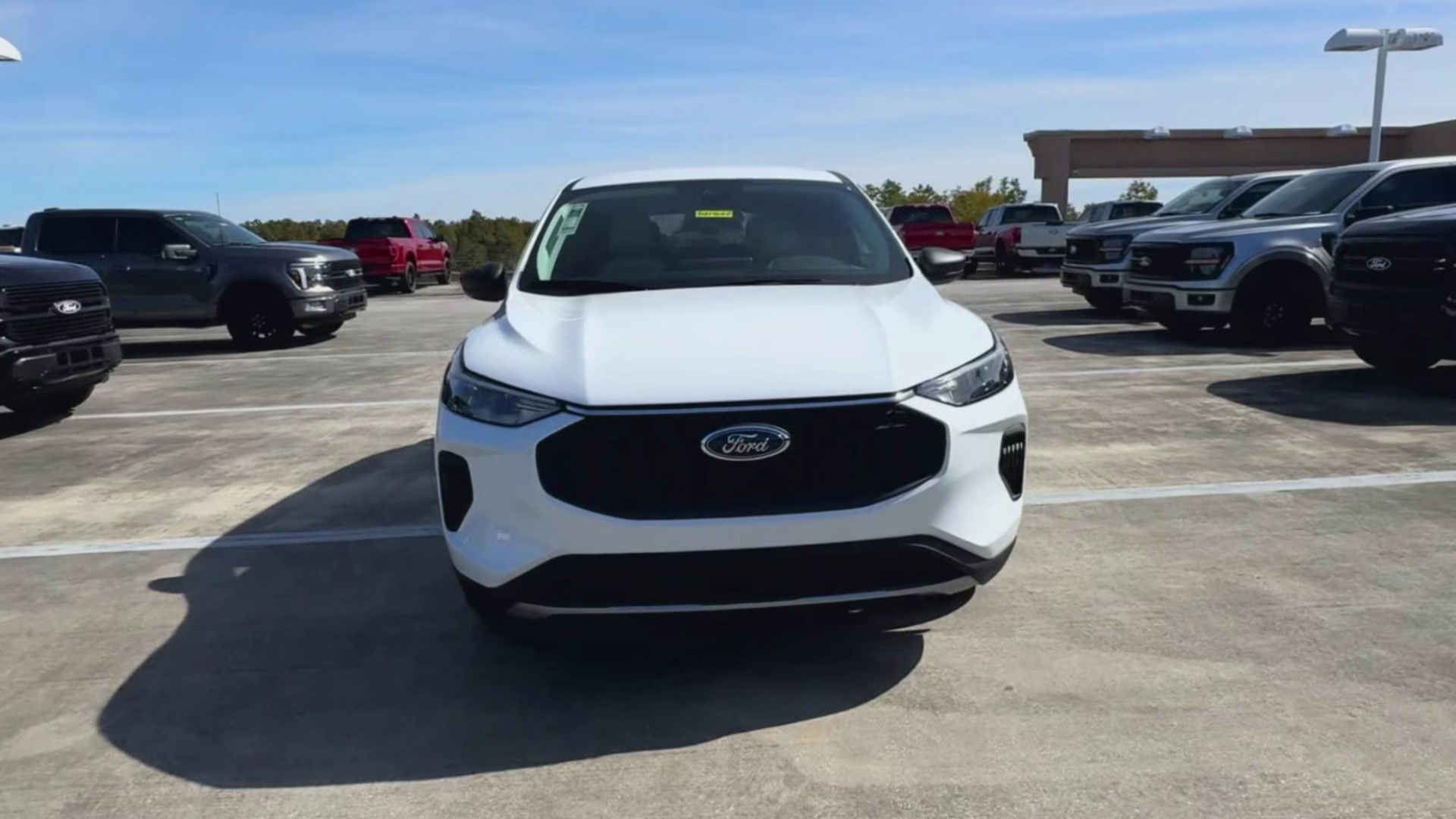 2026 Oxford White Ford Escape Active FWD SUV