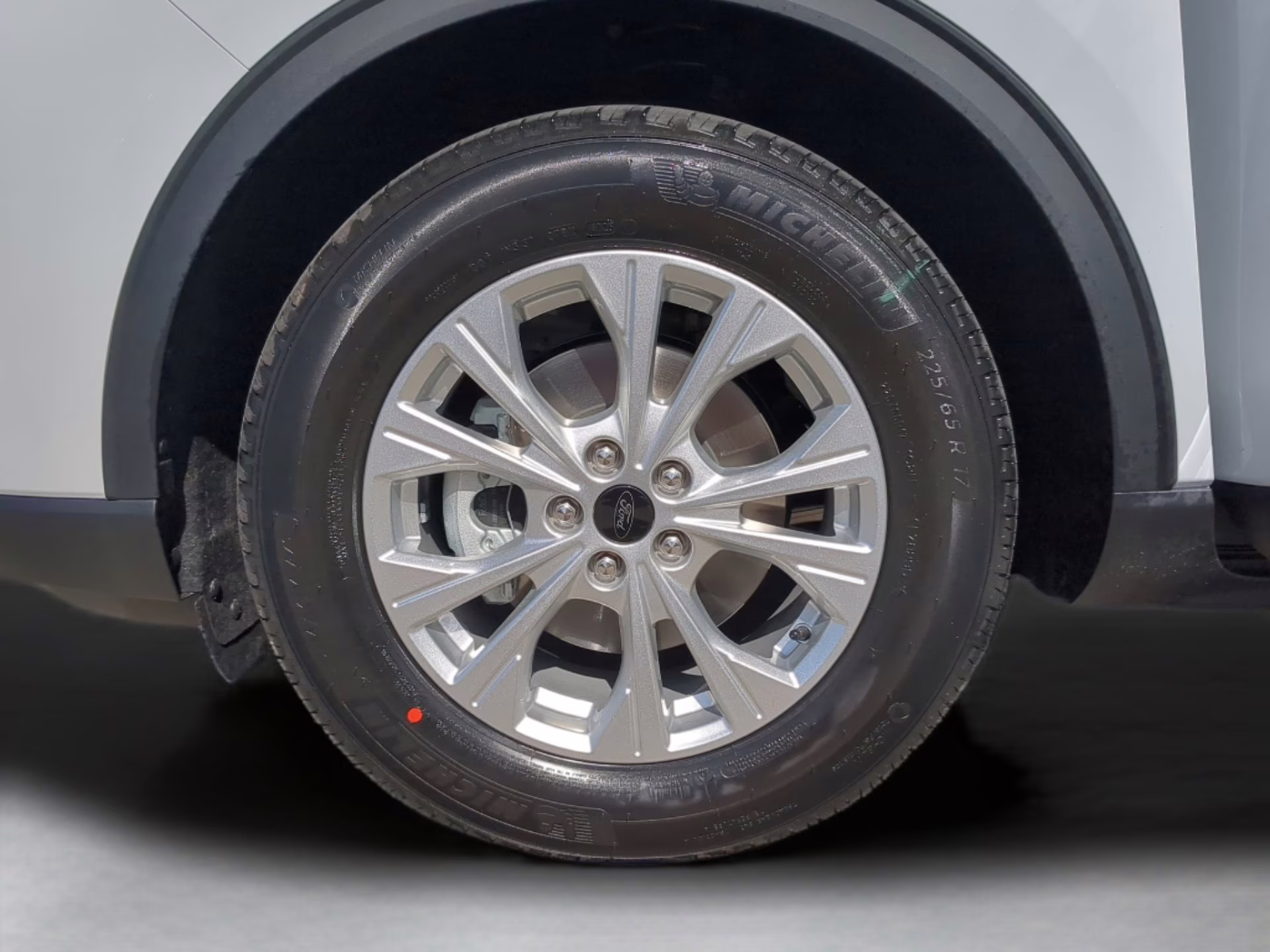 2026 Oxford White Ford Escape Active FWD SUV