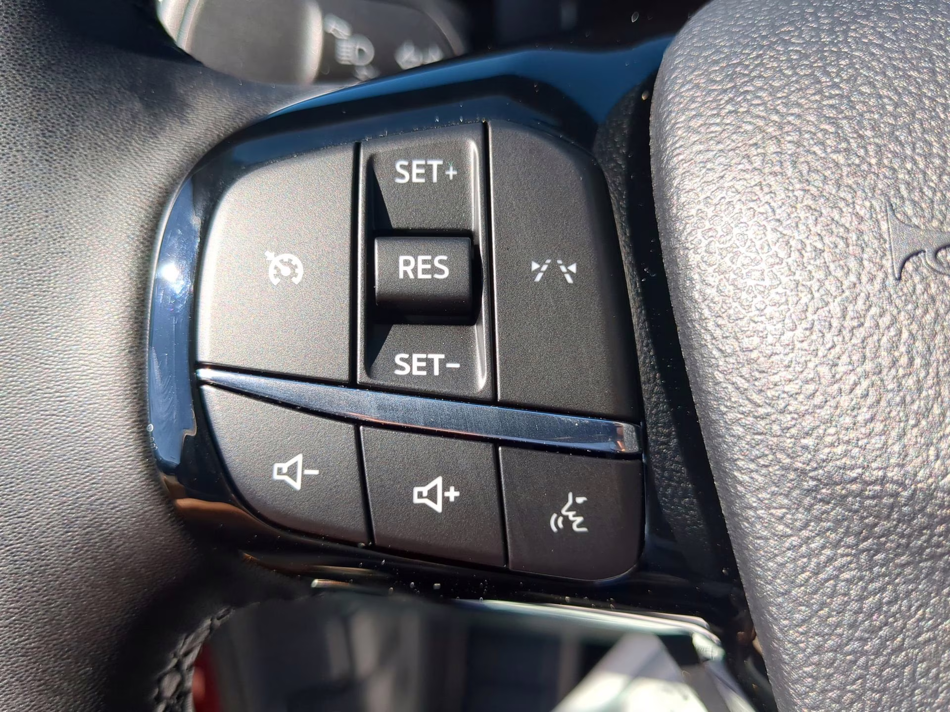 2026 Rapid Red Metallic Tinted Clearcoat Ford Escape Active FWD SUV